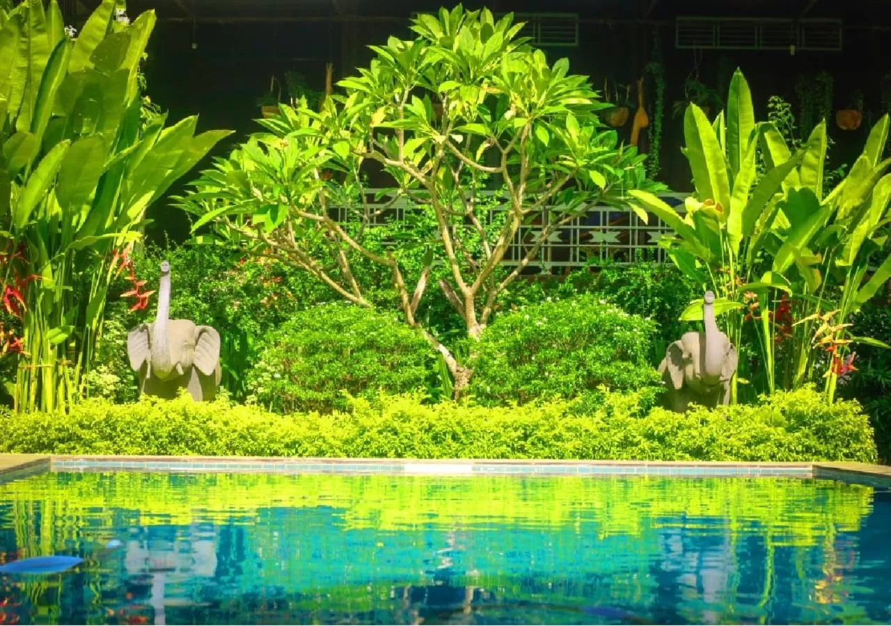 Garden, Swimming Pool in Ladear Privilege Rooms
