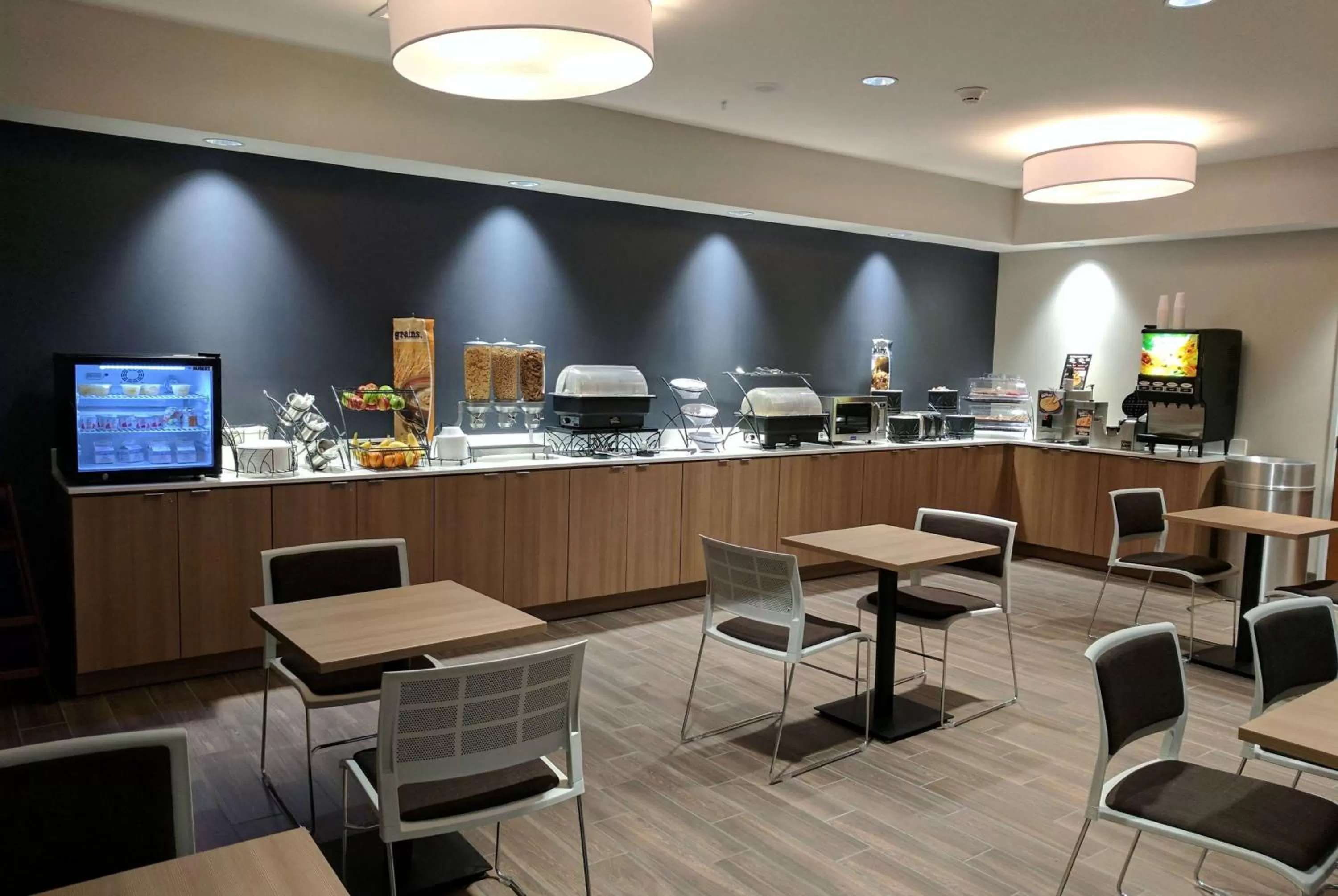 Breakfast in Microtel Inn & Suites by Wyndham Clarion