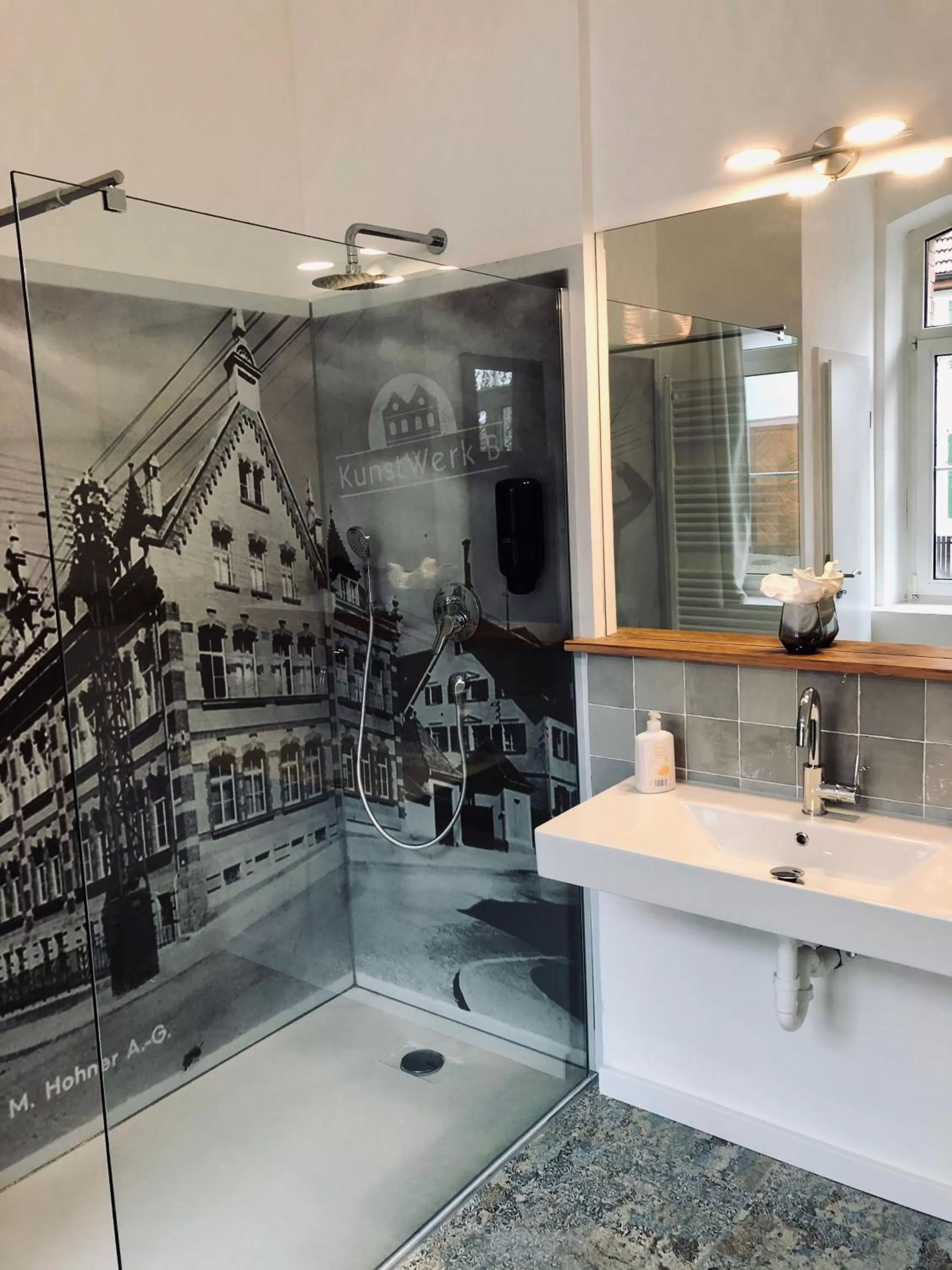 Shower in KunstWerk B