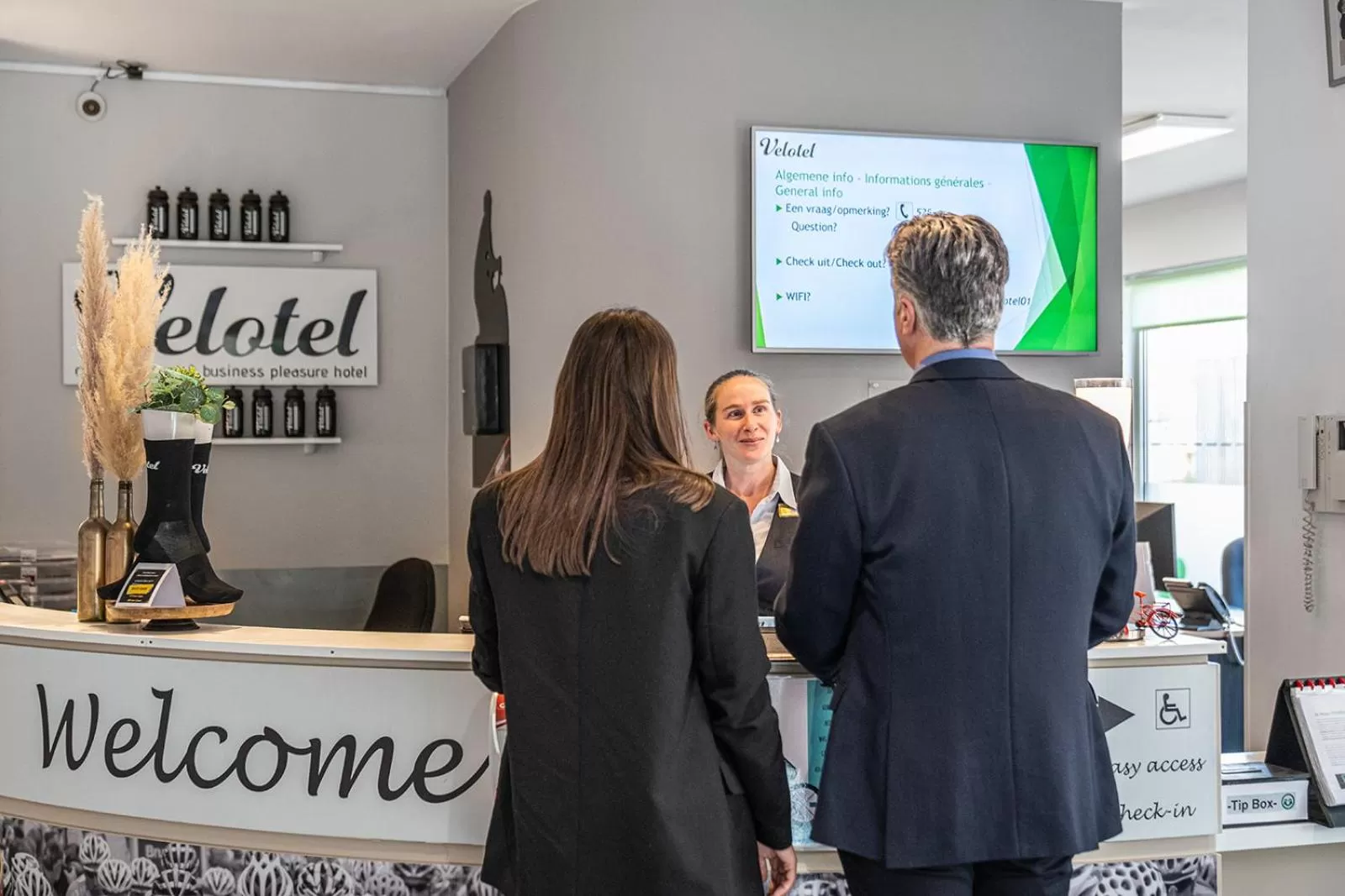 Lobby or reception in Velotel Brugge