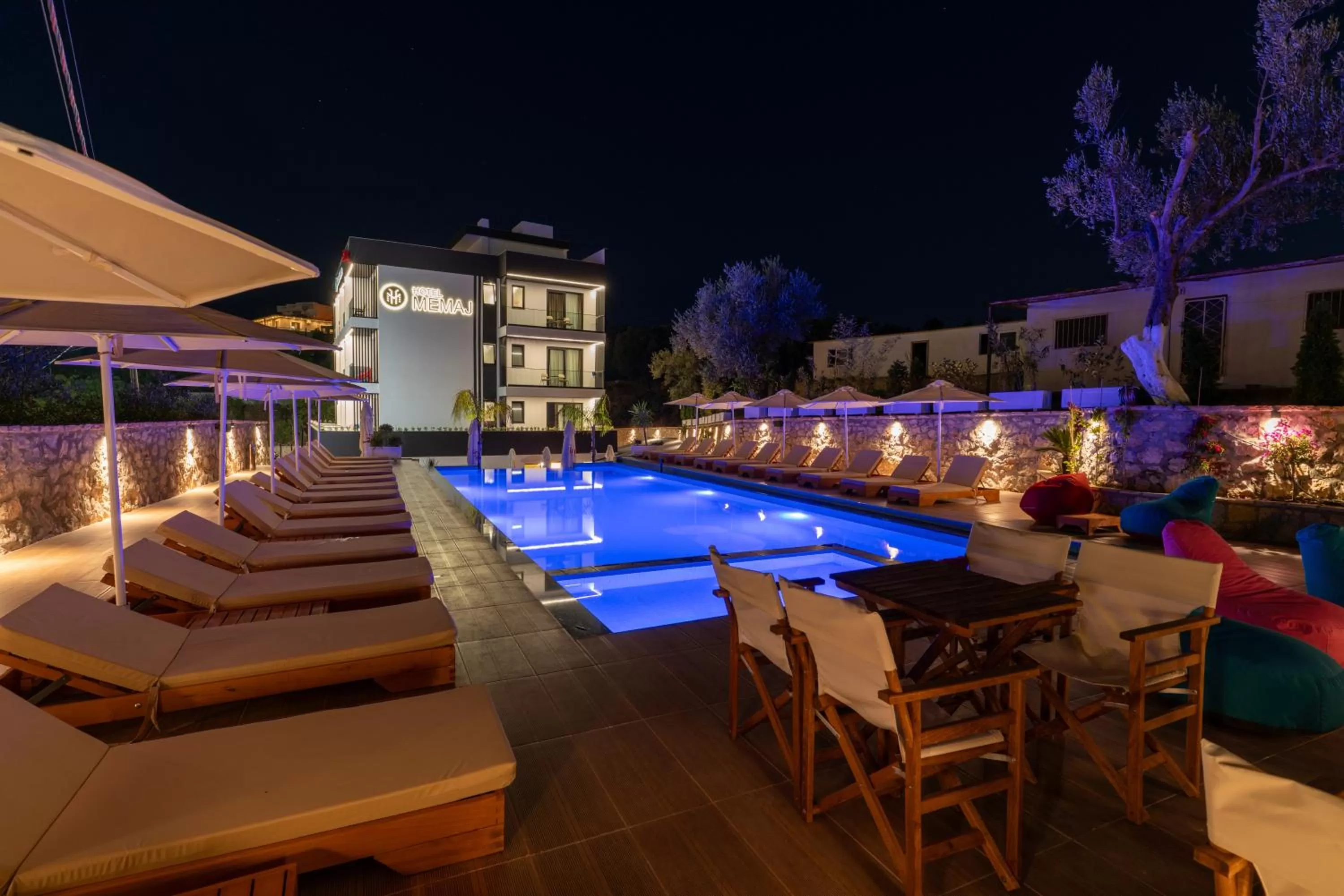 Property building, Swimming Pool in Hotel Memaj