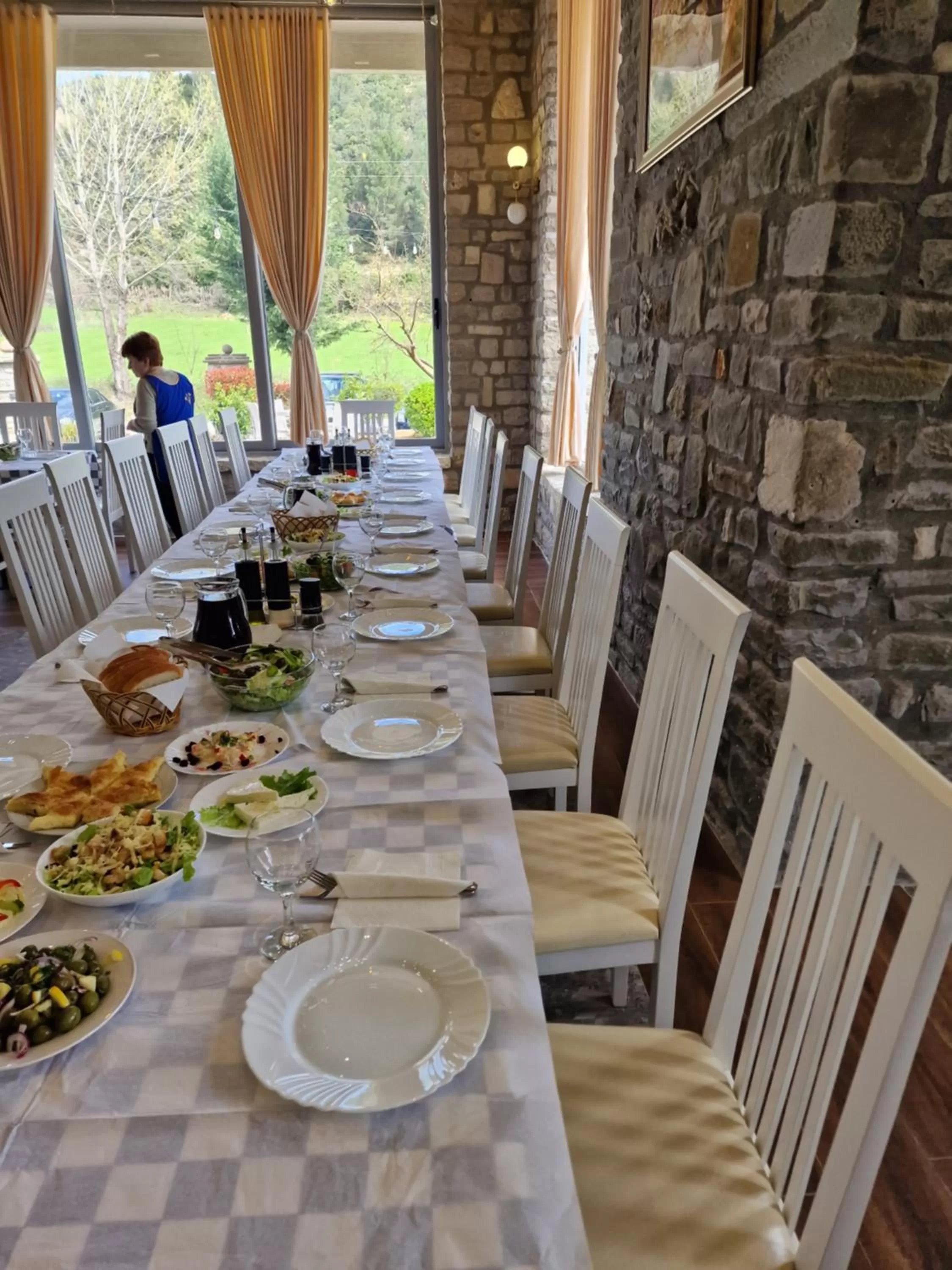 Restaurant/Places to Eat in Hotel Baci