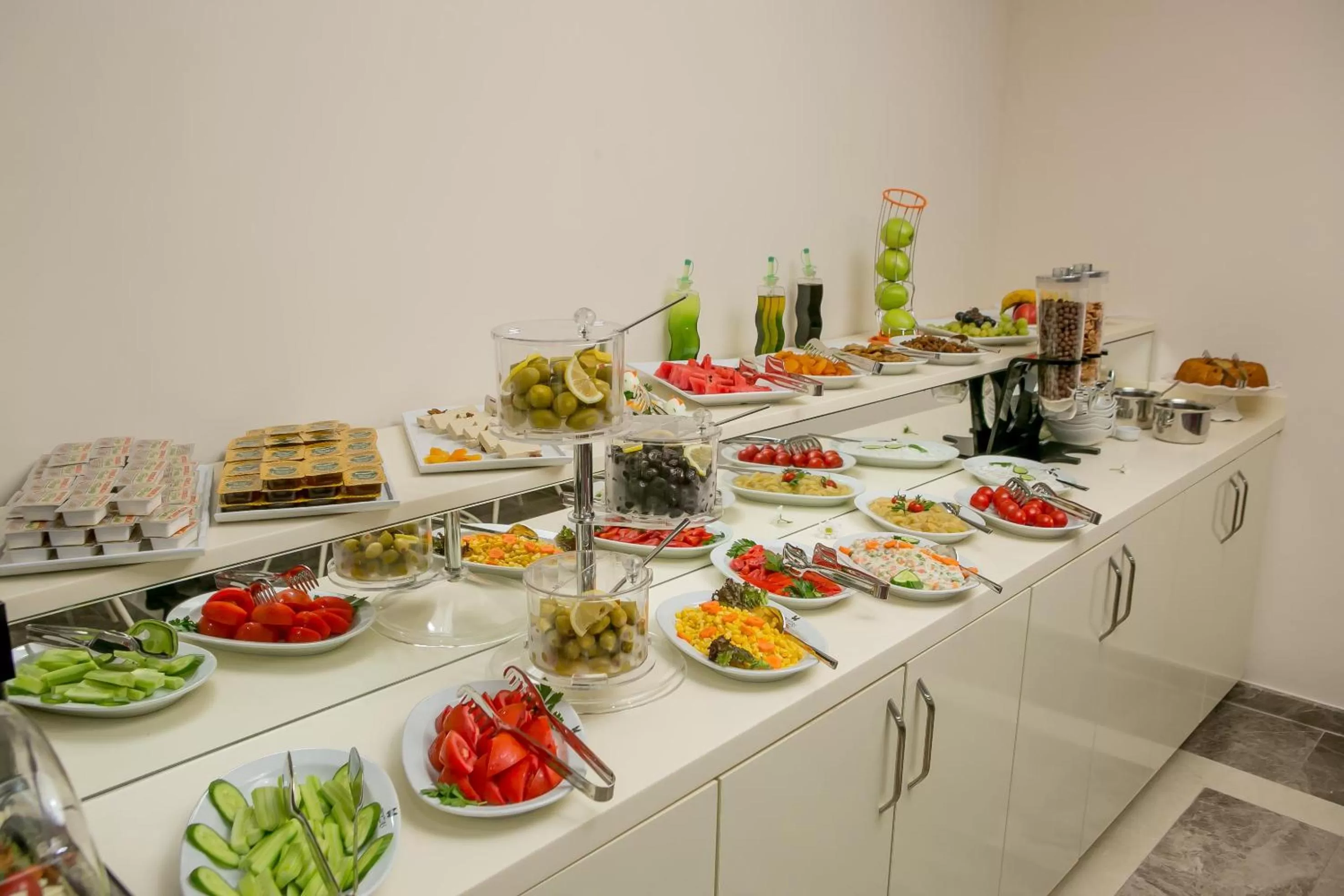 Restaurant/places to eat in Beyzas Hotels & Suites