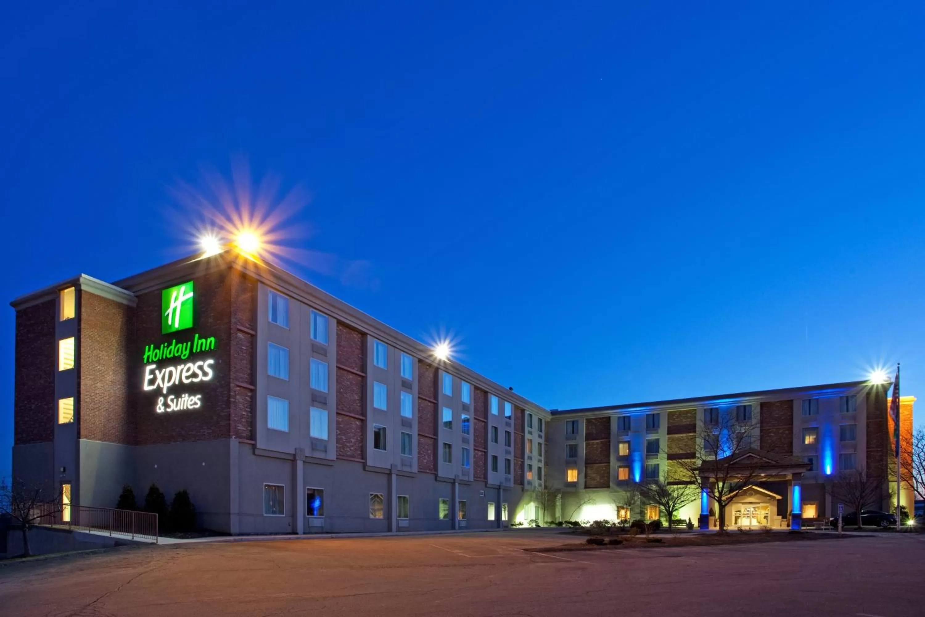 Property building in Holiday Inn Express and Suites Pittsburgh West Mifflin by IHG