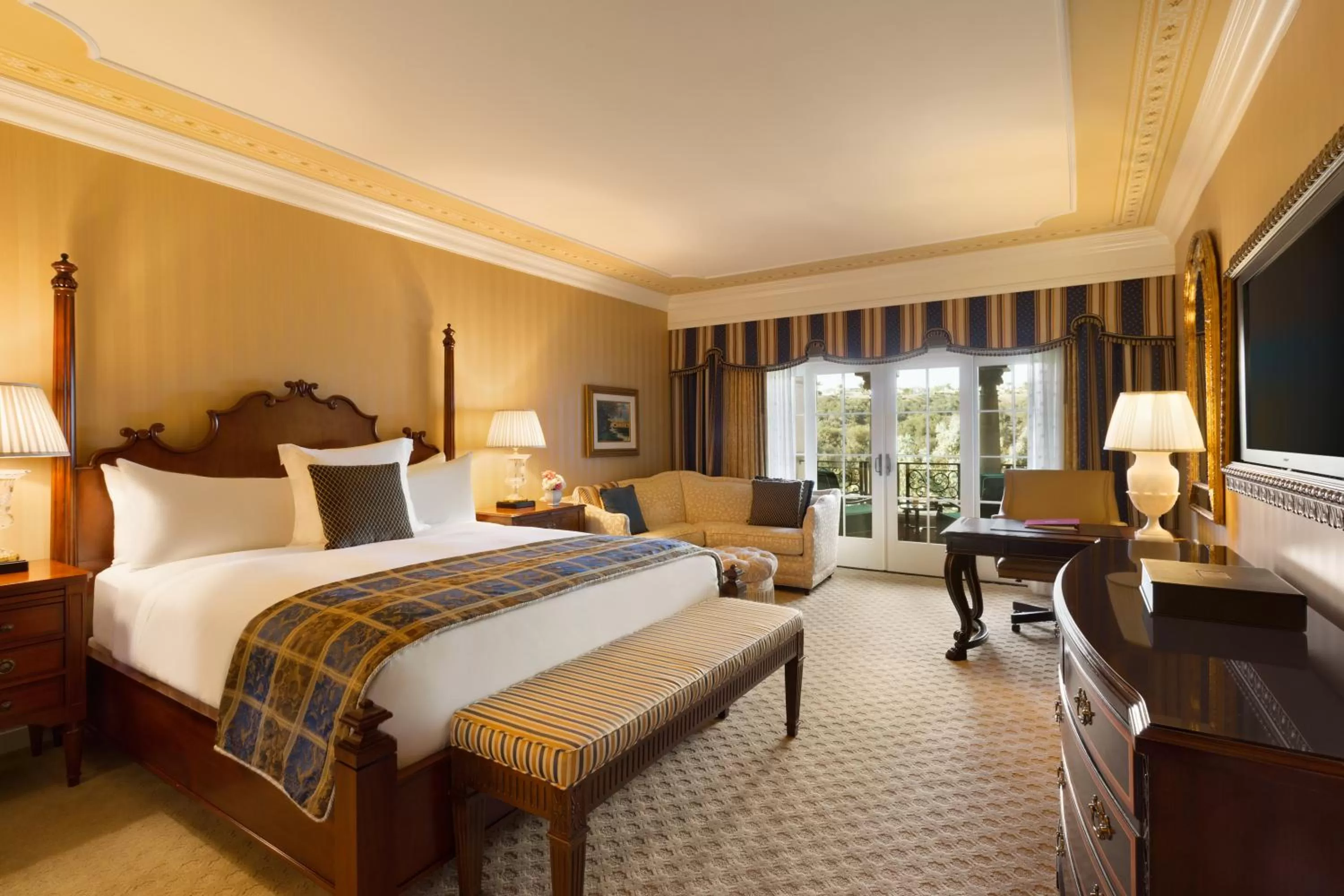 Bedroom, Bed in Fairmont Grand Del Mar
