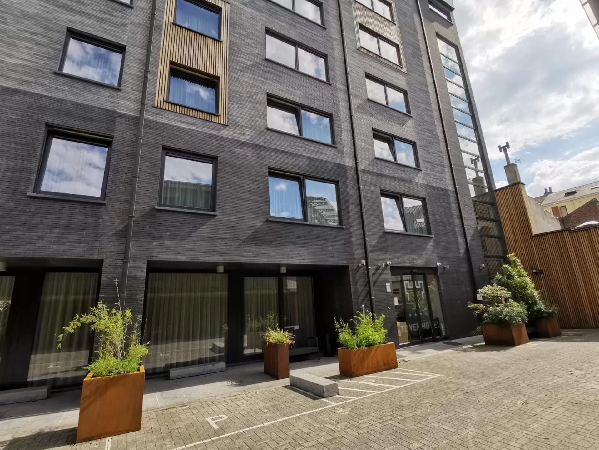 Property building in Tower Hotel Aalst