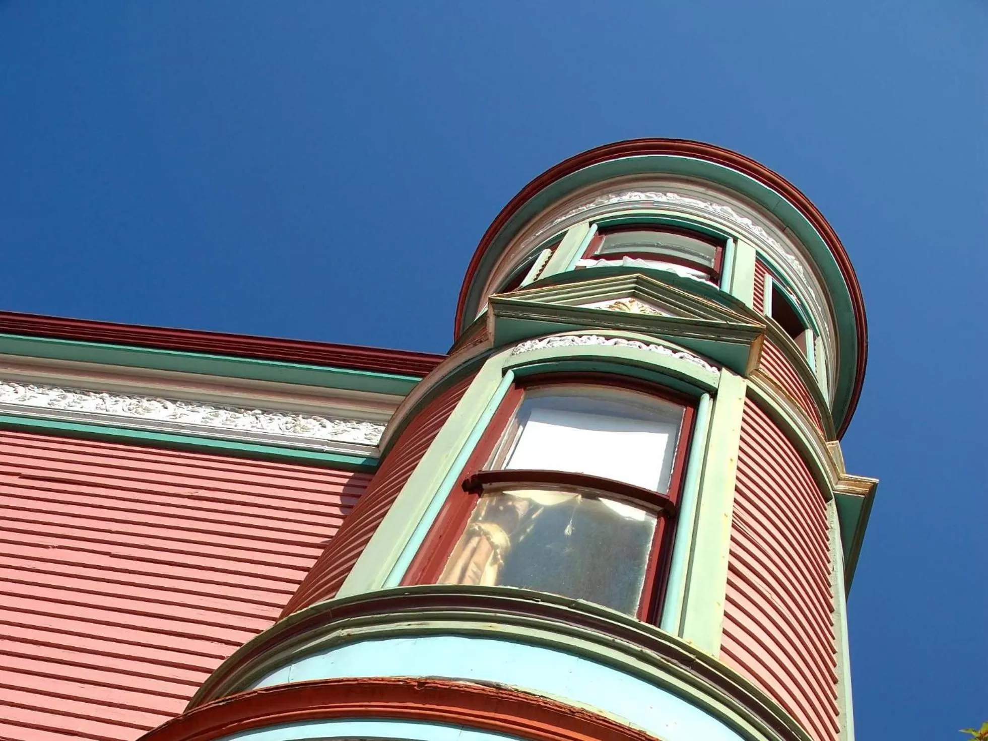 Property building in Chateau Tivoli Bed and Breakfast