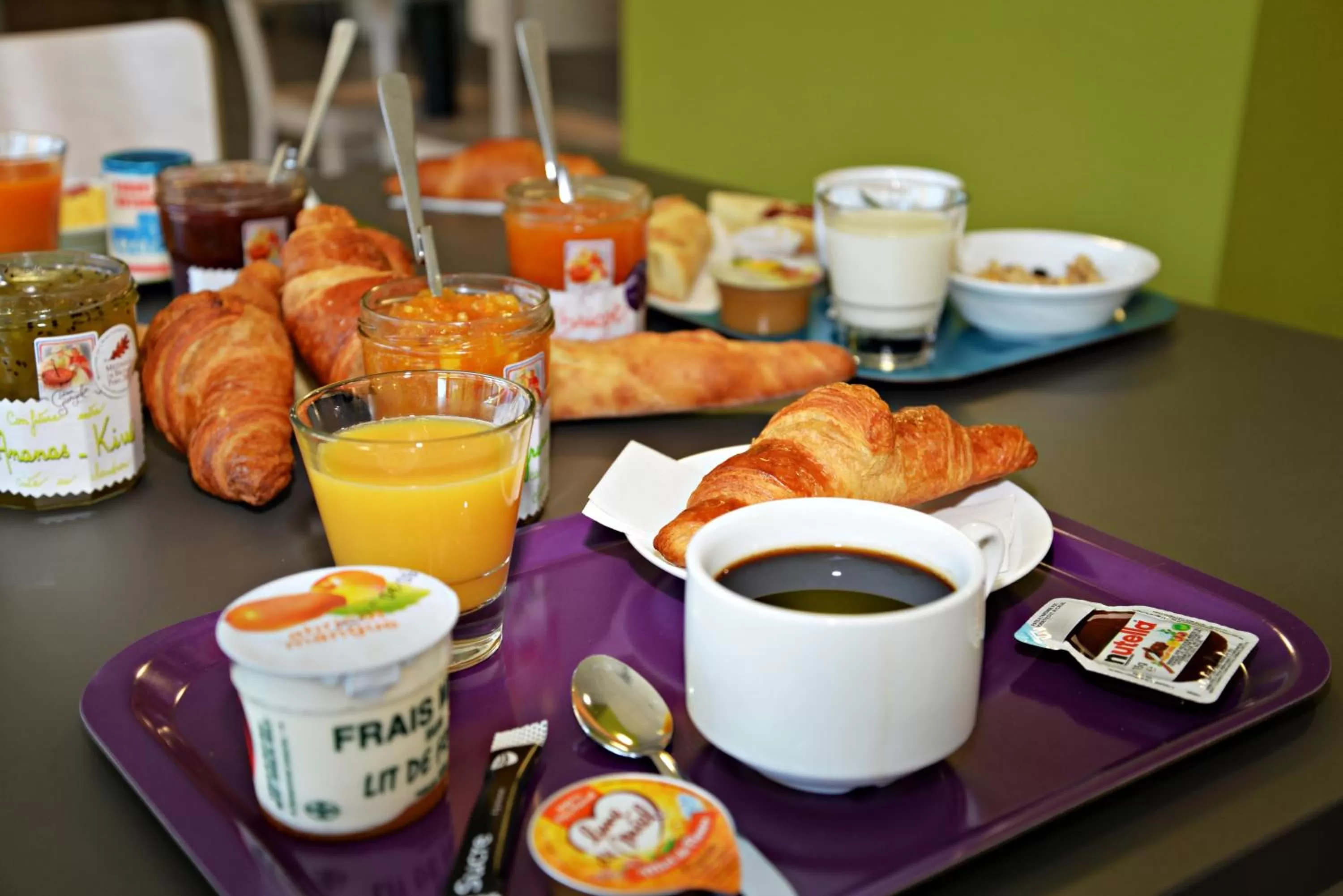 Food in B&B HOTEL Alès - Pôle Mécanique