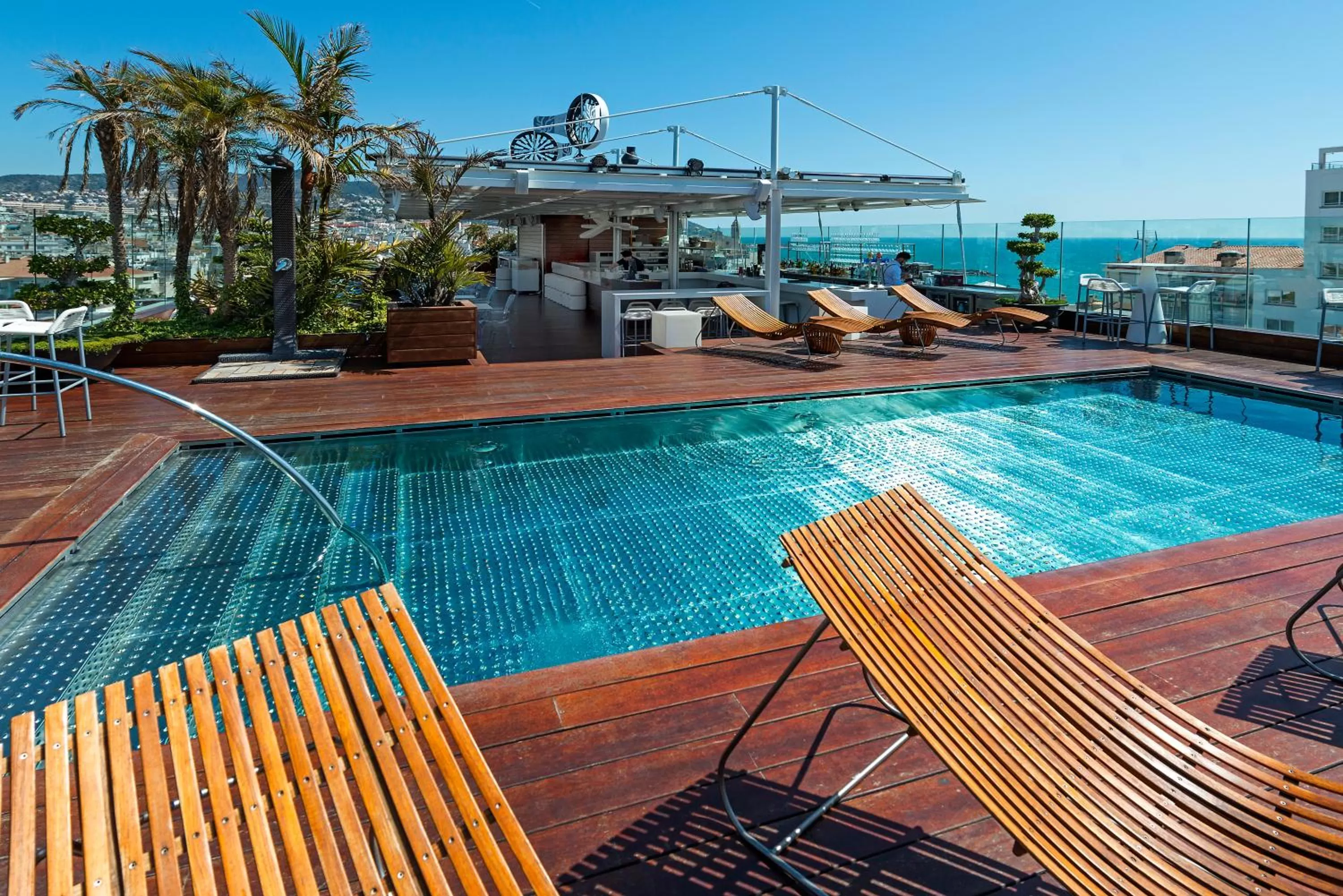 Swimming pool in Hotel MiM Sitges & Spa