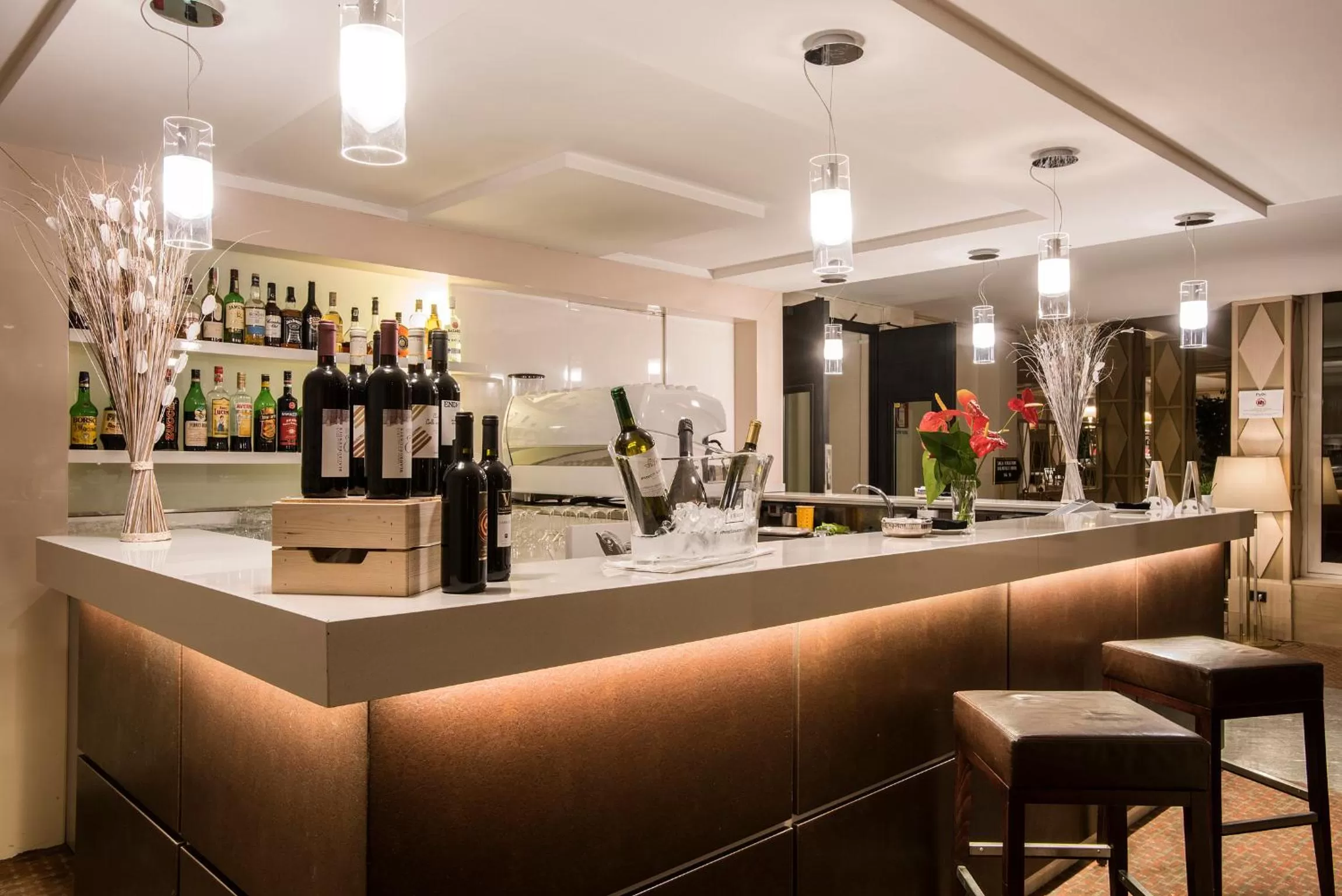 Lounge or bar in FlyOn Hotel & Conference Center