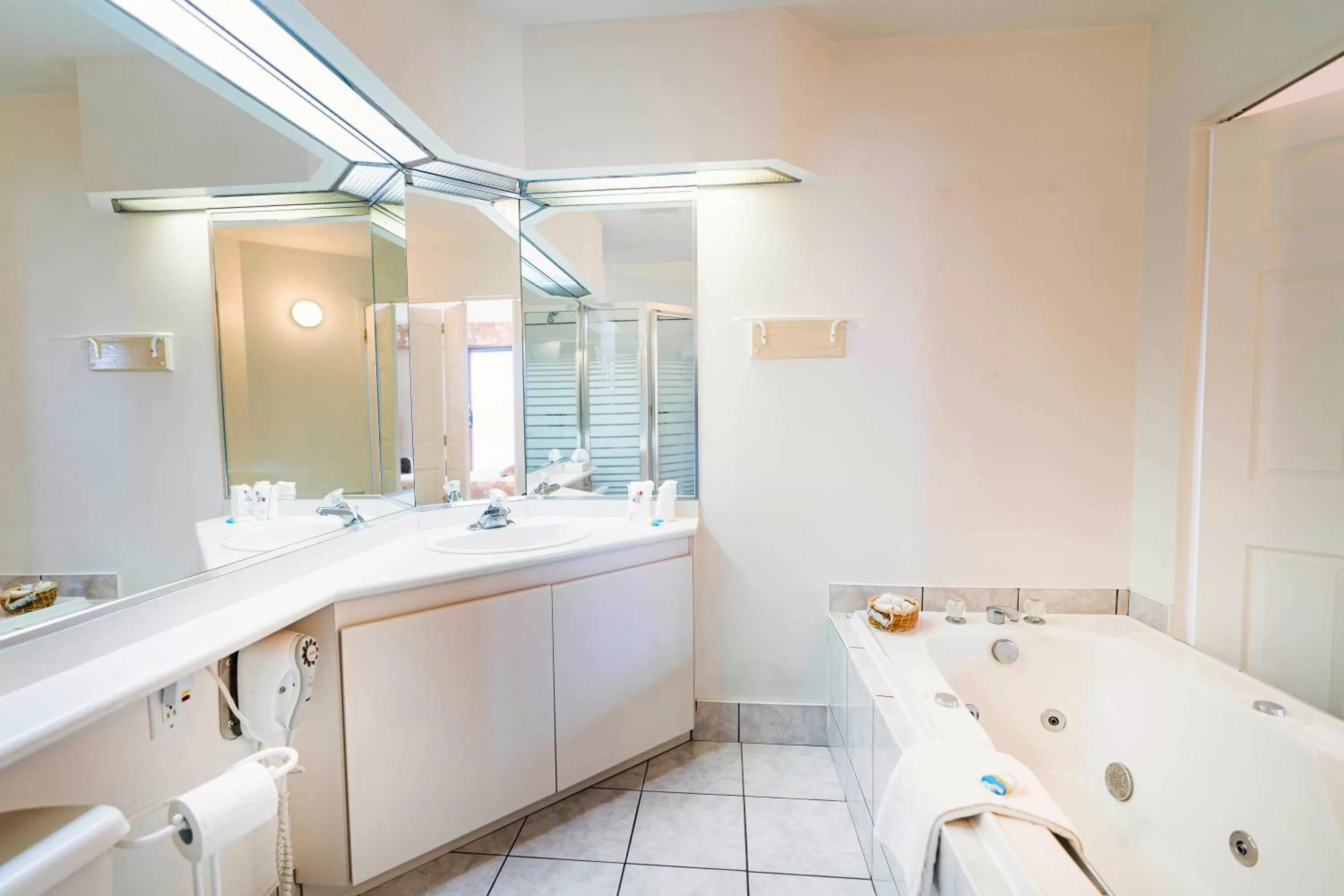 Bathroom in Auberge Harris