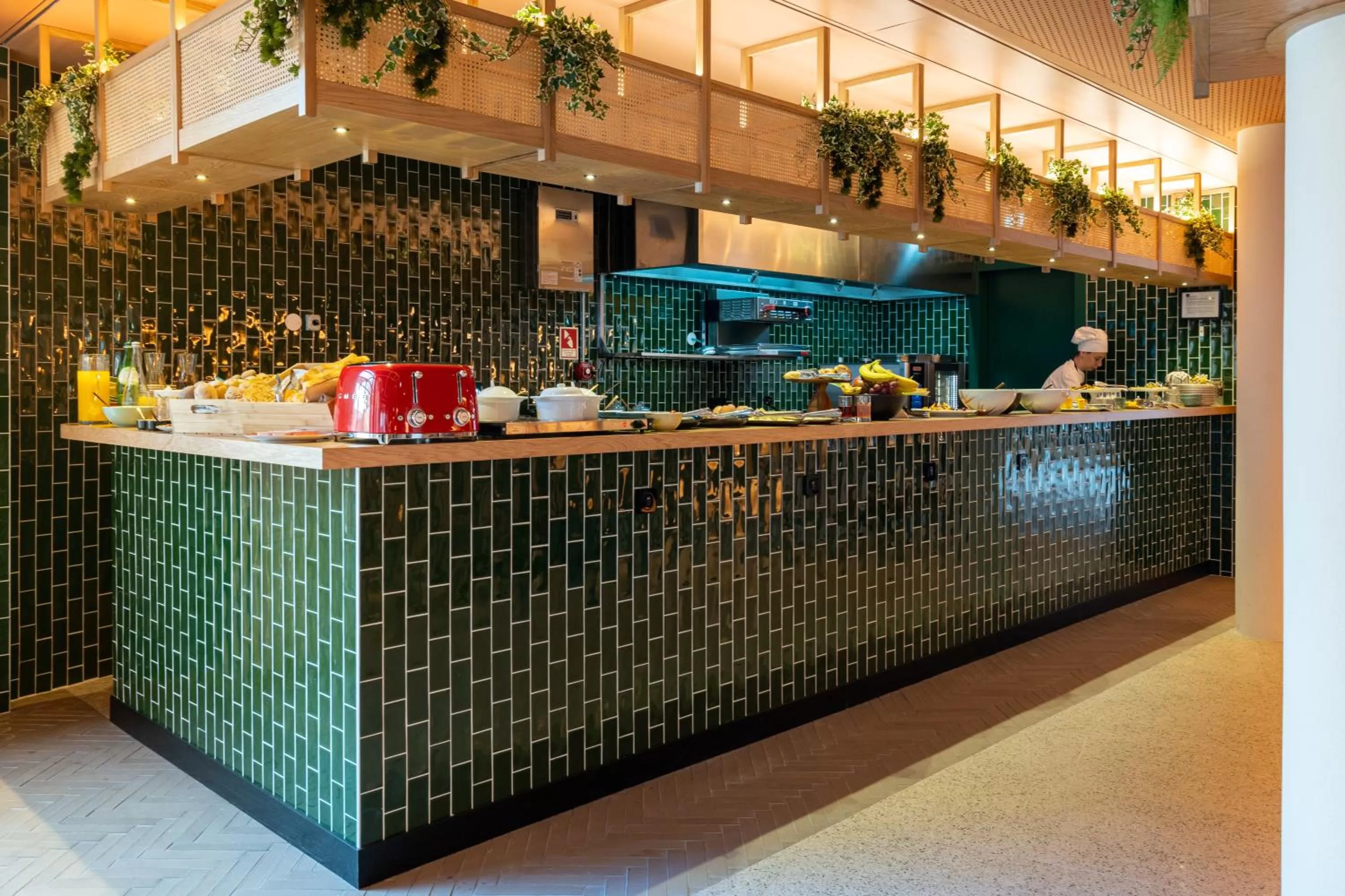 Breakfast in The Editory Garden Porto Hotel