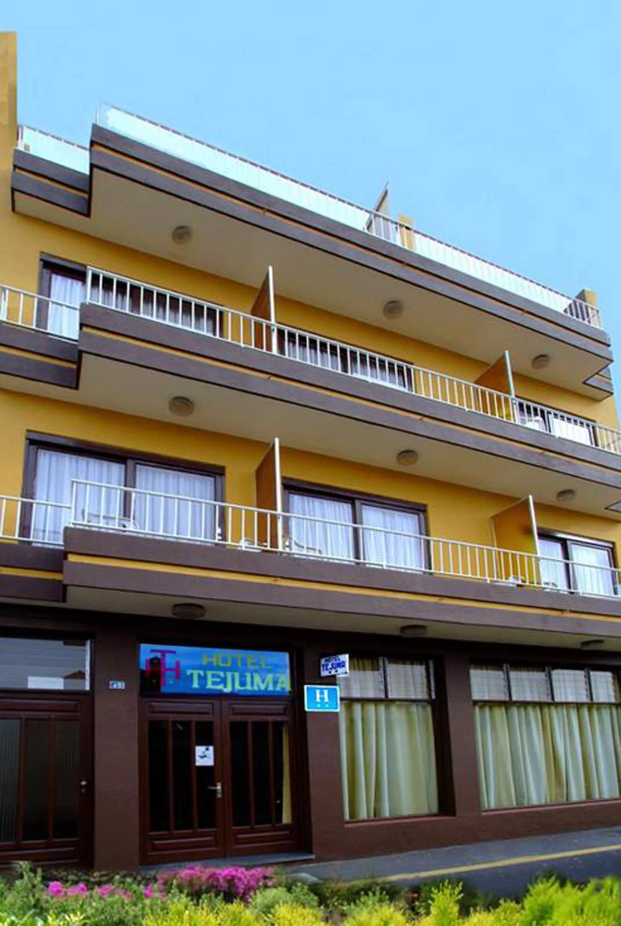 Facade/entrance in Hotel Tejuma