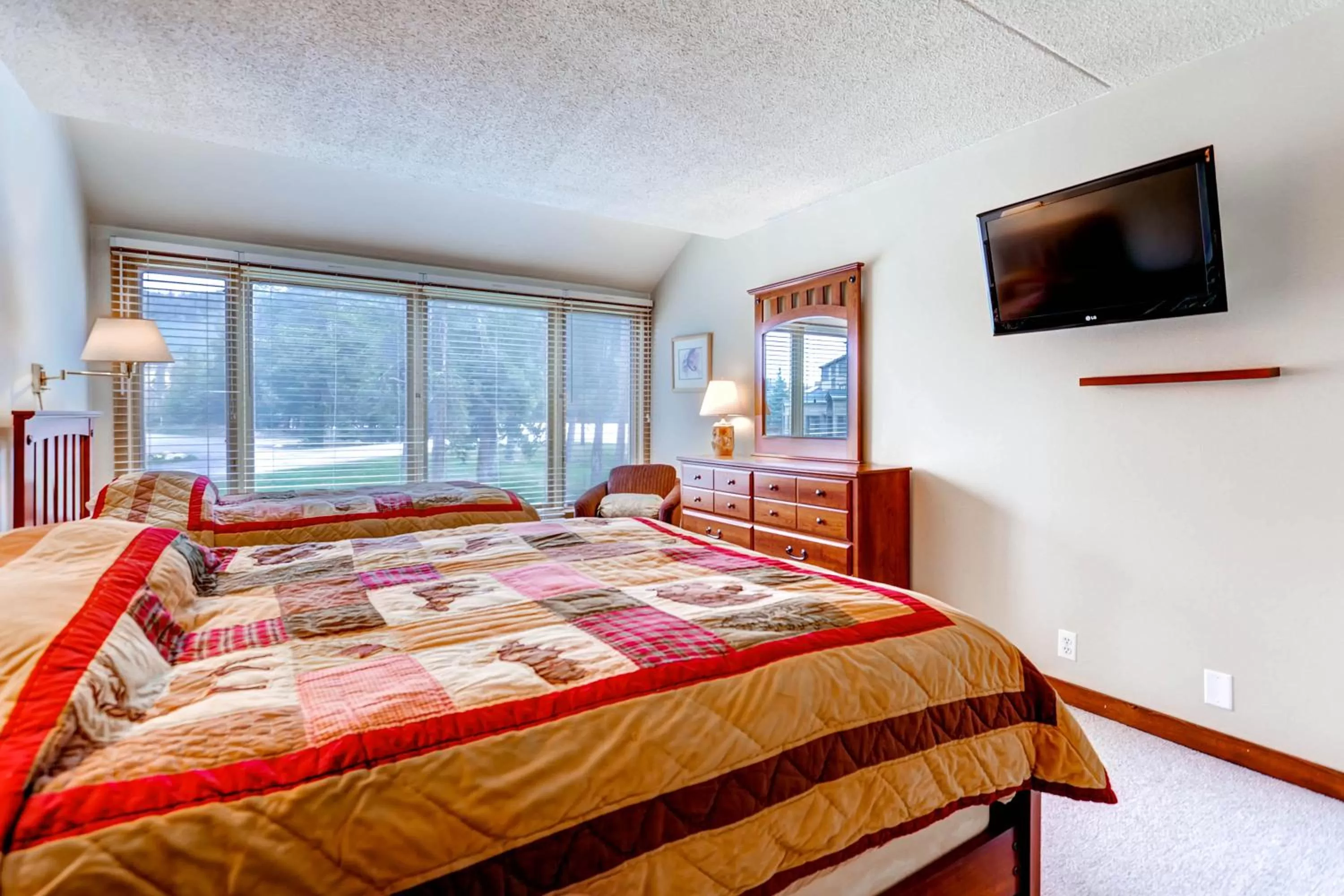 Bed in Lakeside Village by Keystone Resort
