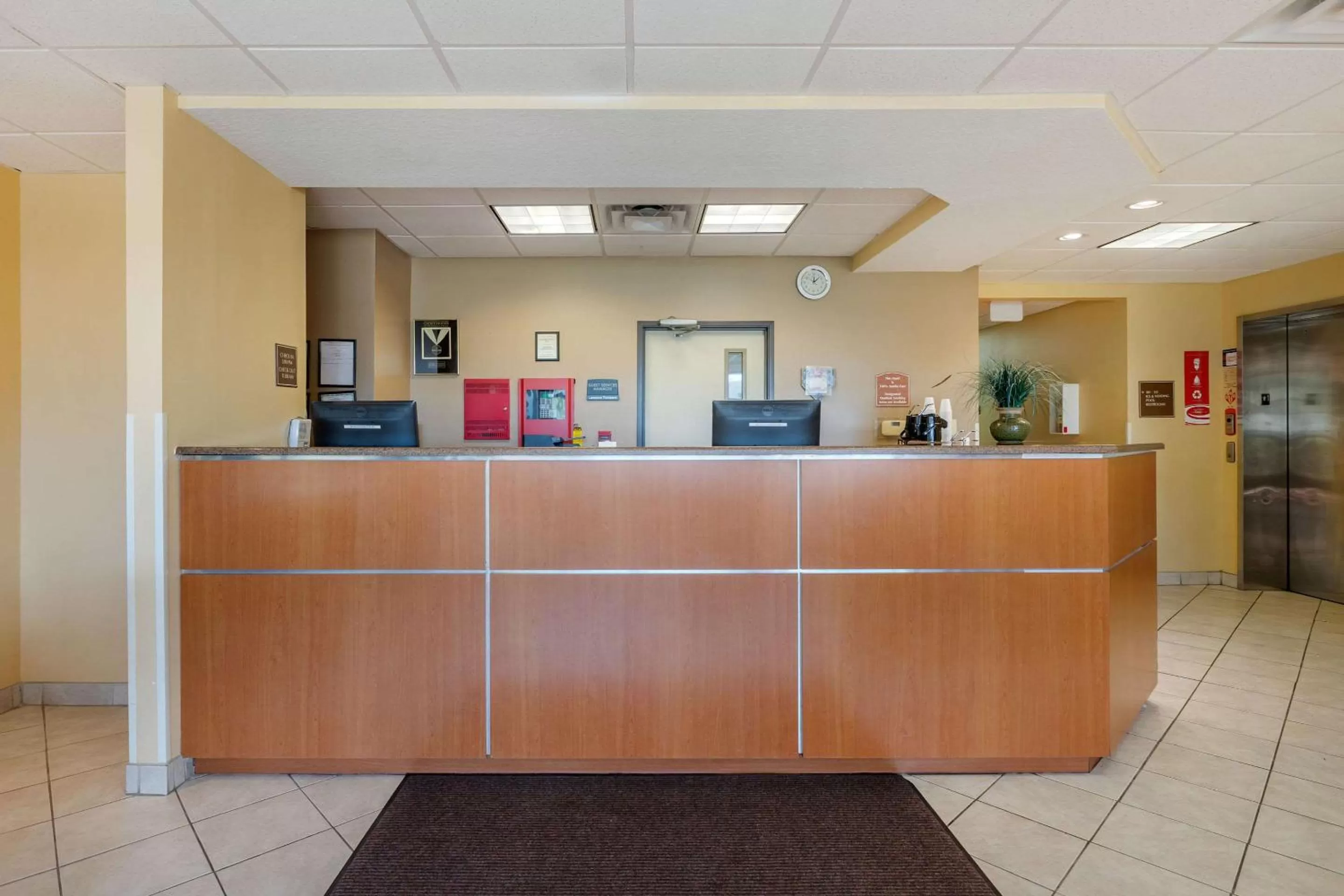 Lobby or reception in Econo Lodge Inn & Suites Des Moines Fairgrounds Area