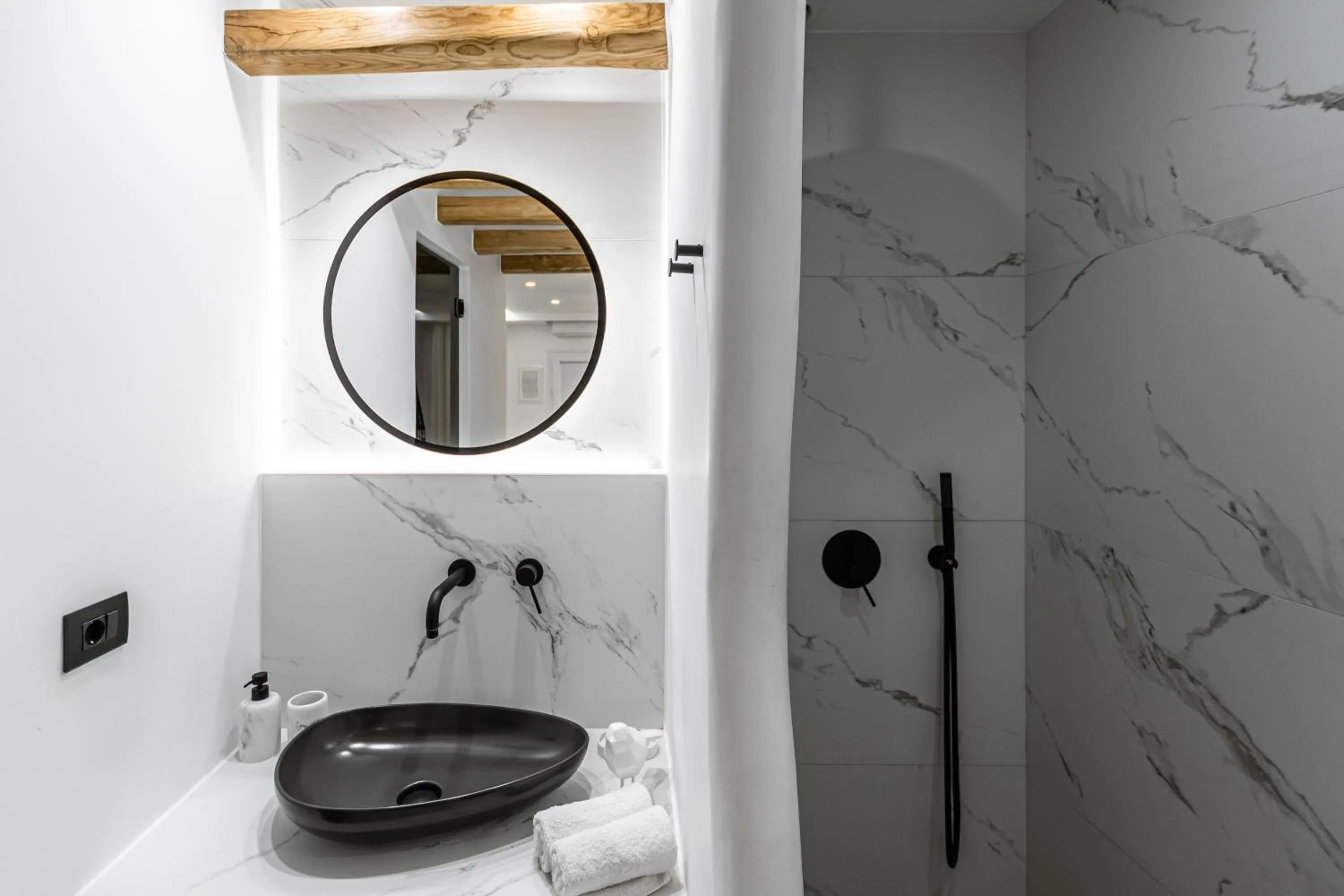 Shower in Hotel Palatia