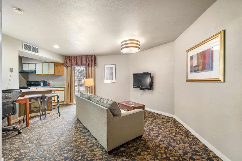 Living room, Seating Area in The 505 Collection Buckhead