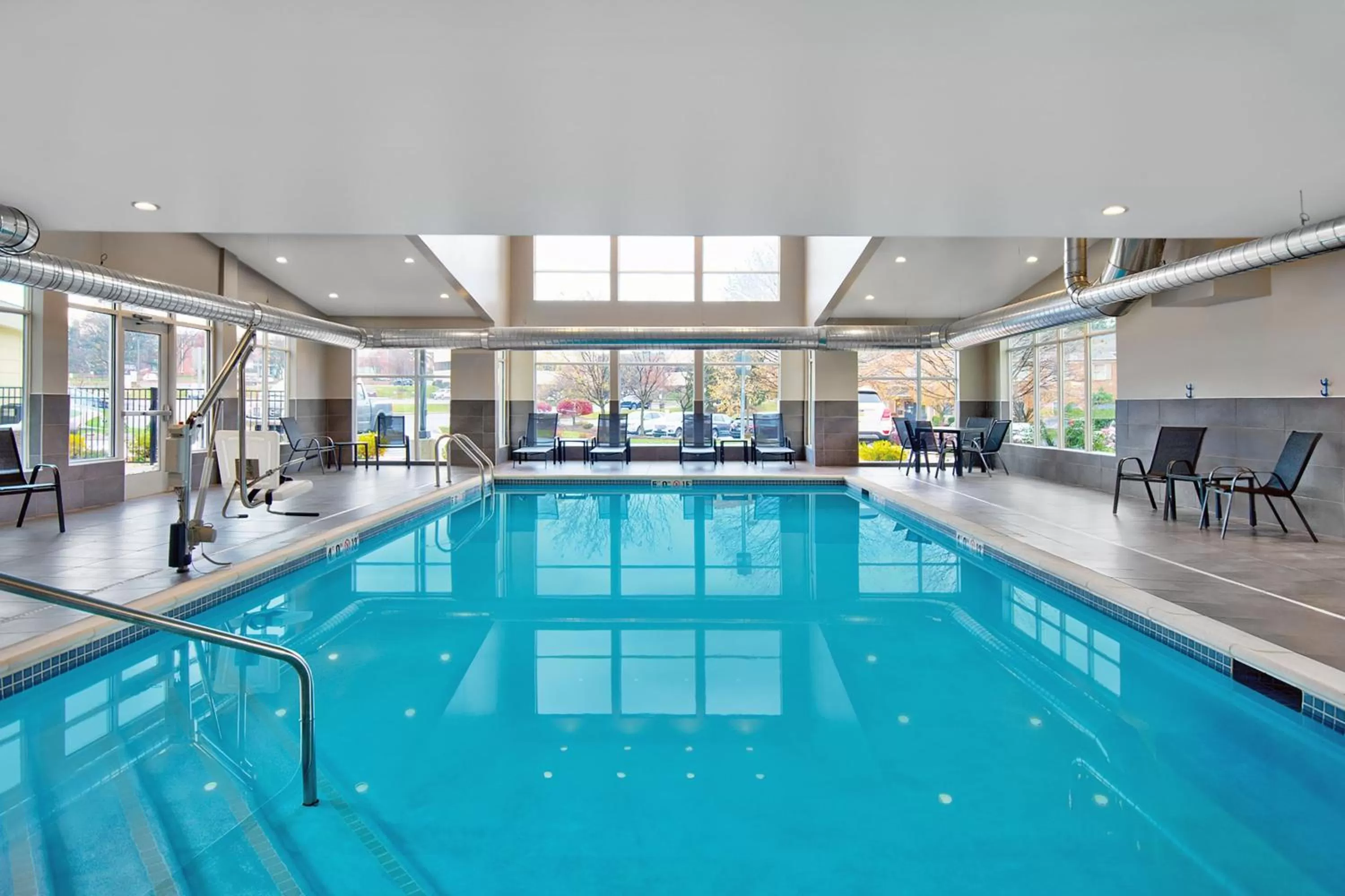 Swimming pool in Residence Inn by Marriott Reading
