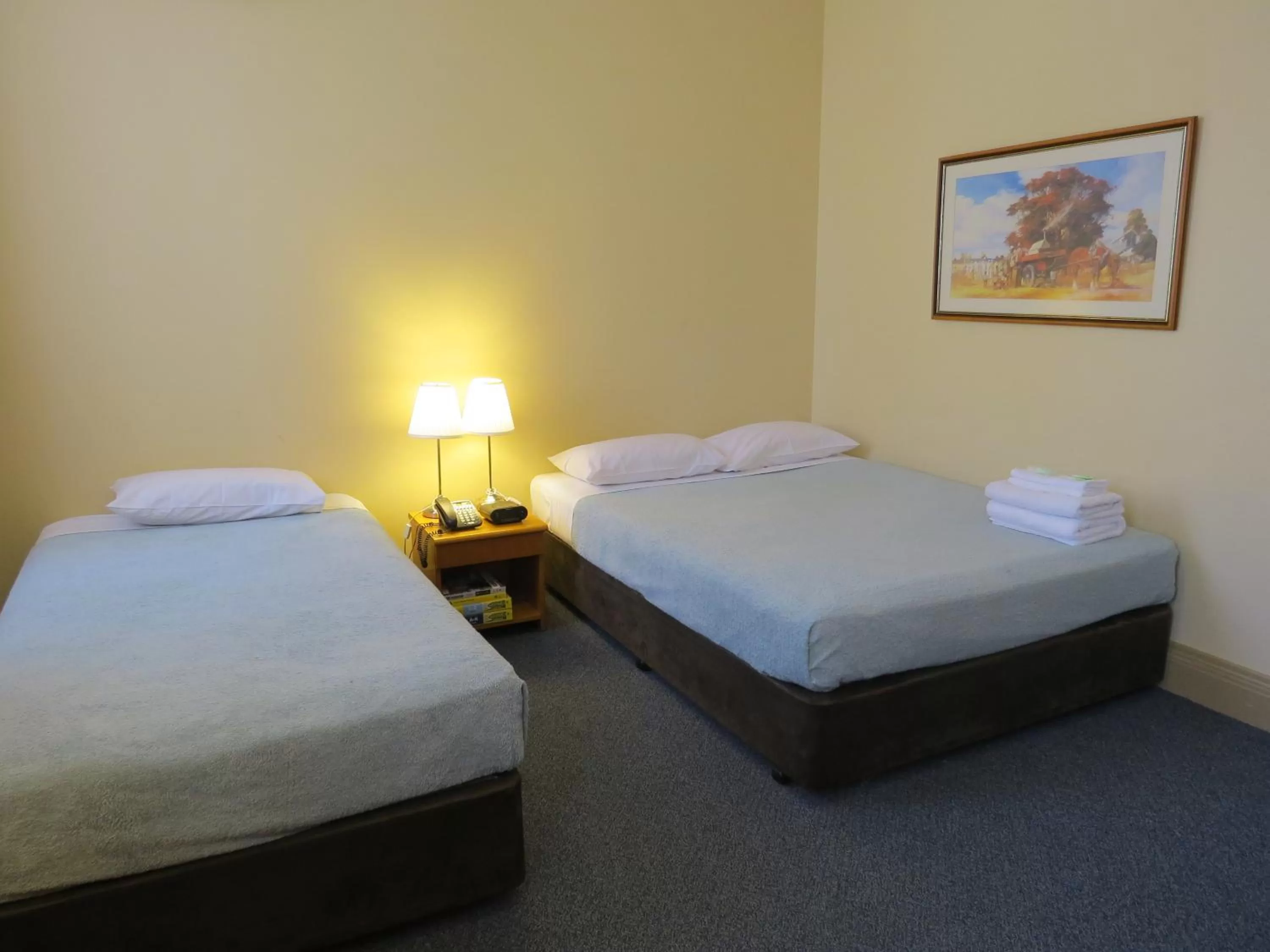 Bed in Criterion Hotel Perth