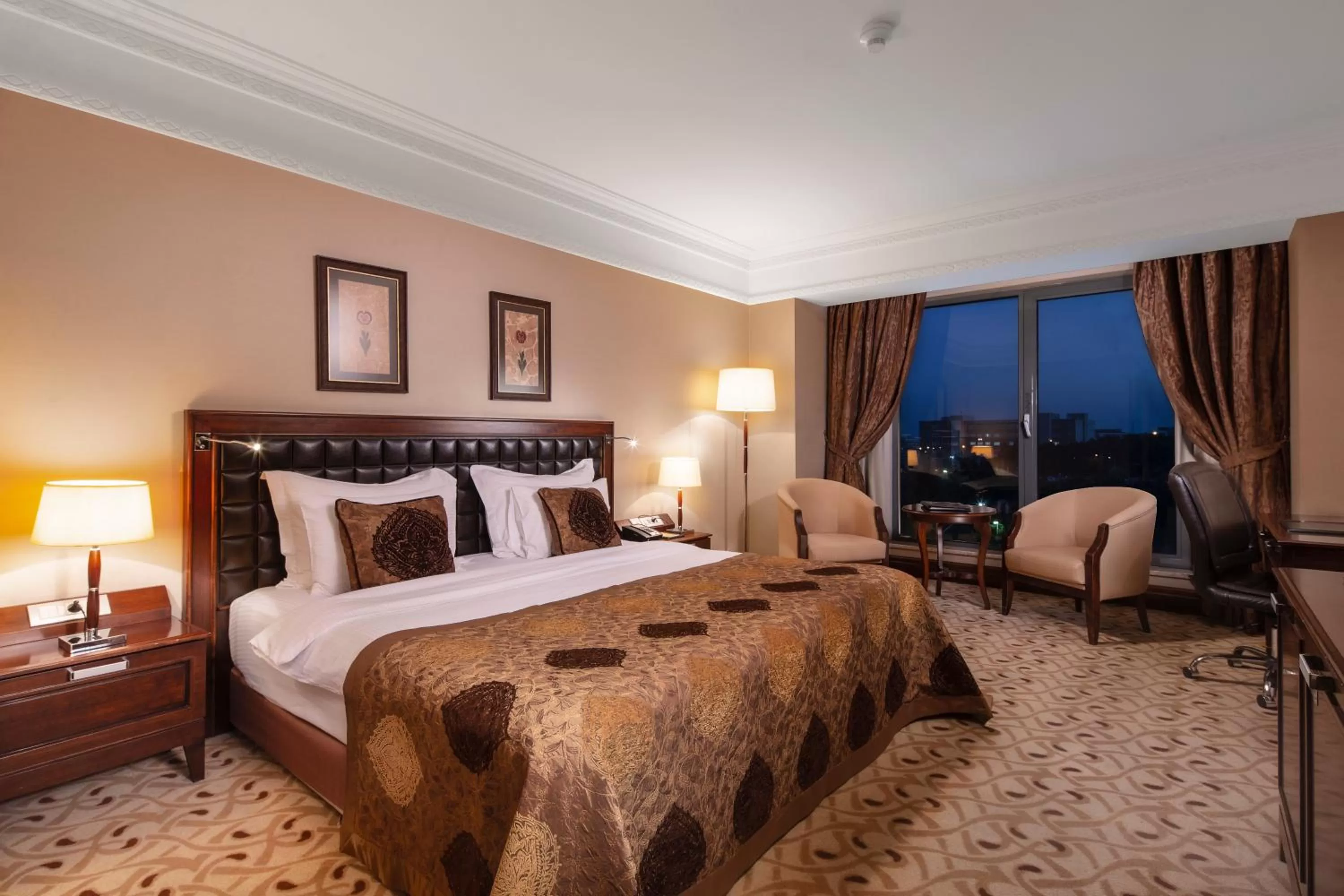 Bed in Crowne Plaza Istanbul Asia by IHG