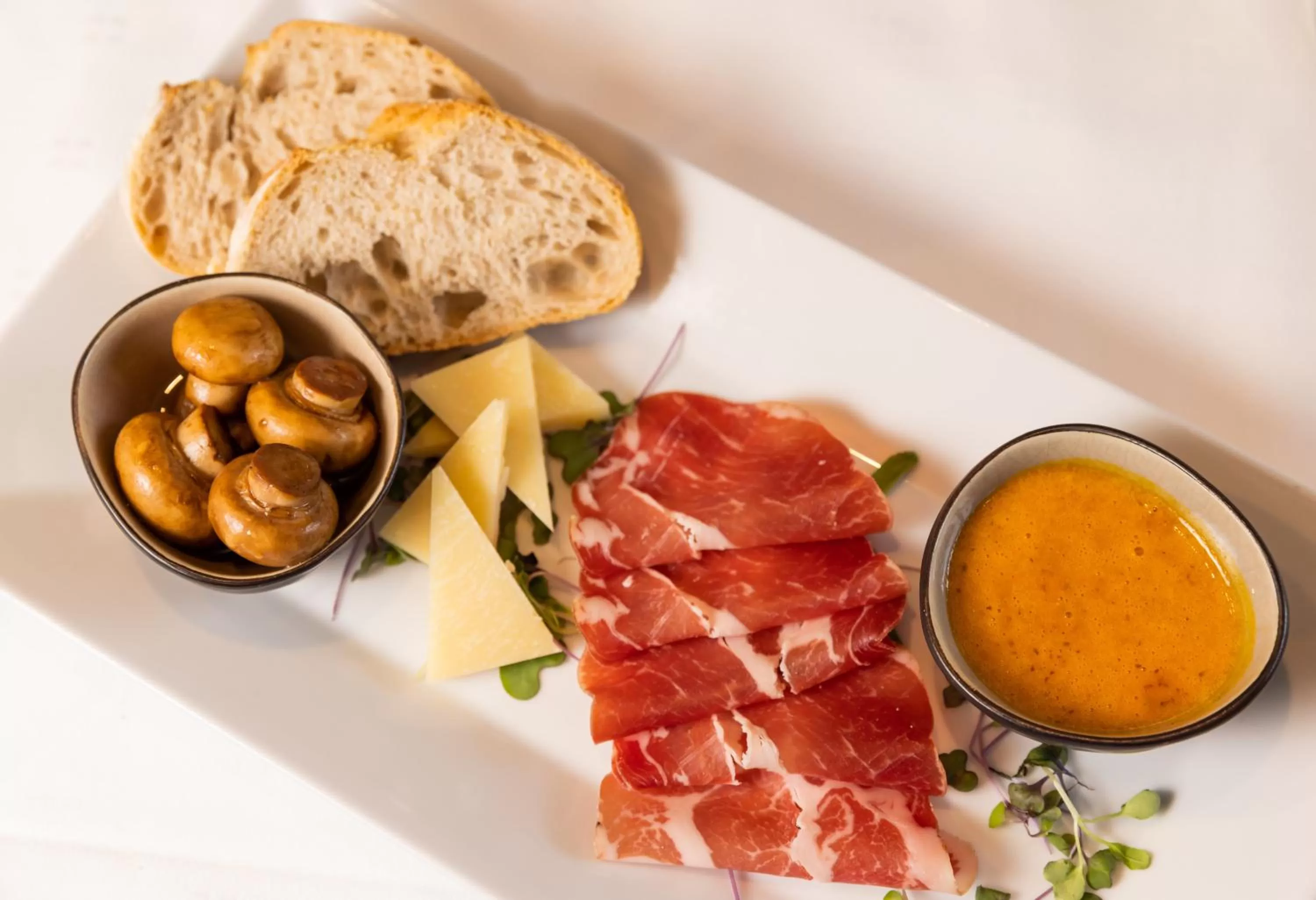 Restaurant/places to eat in Hotel Amado