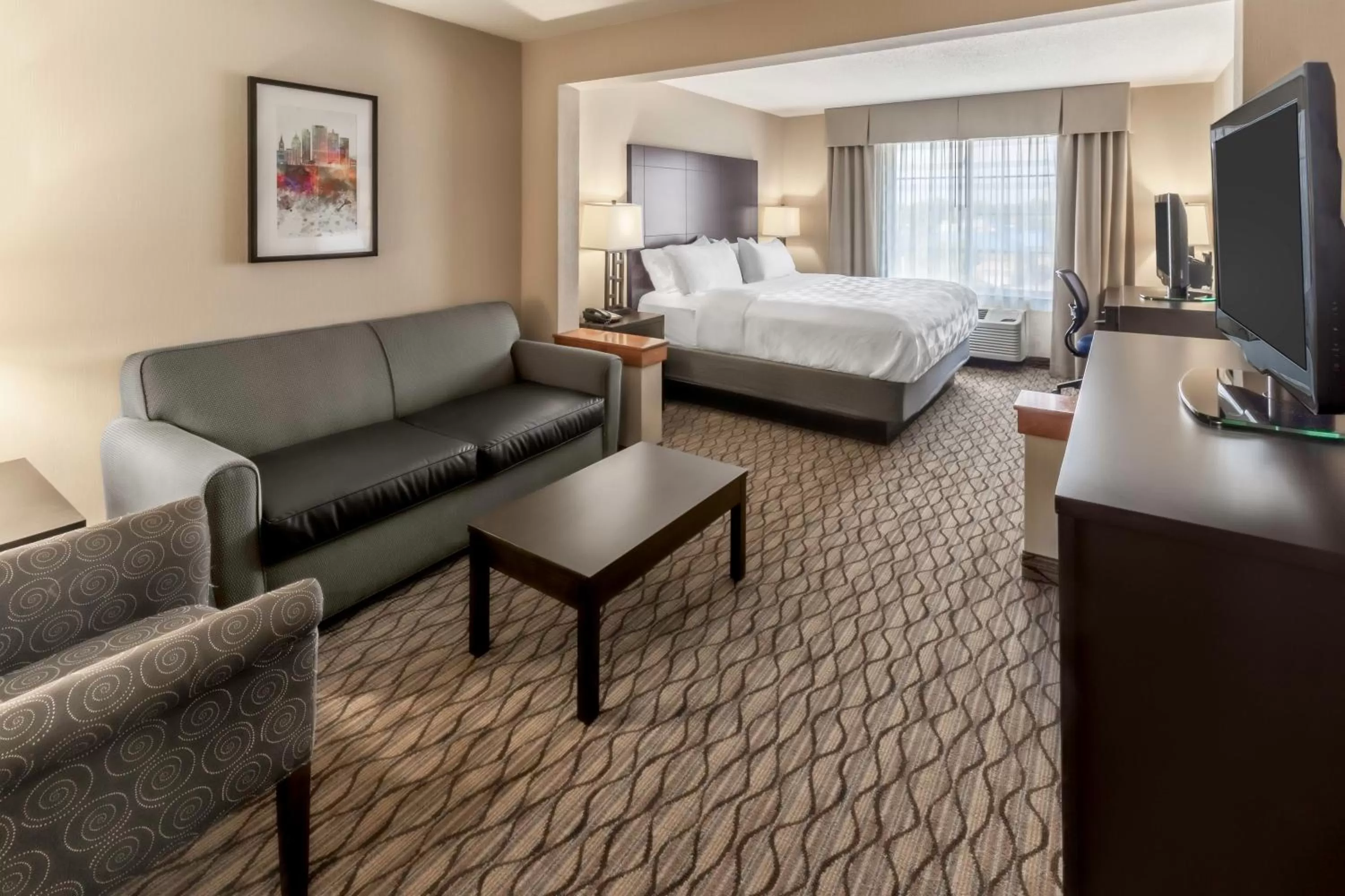 Photo of the whole room, Bed in Holiday Inn Milwaukee Airport by IHG