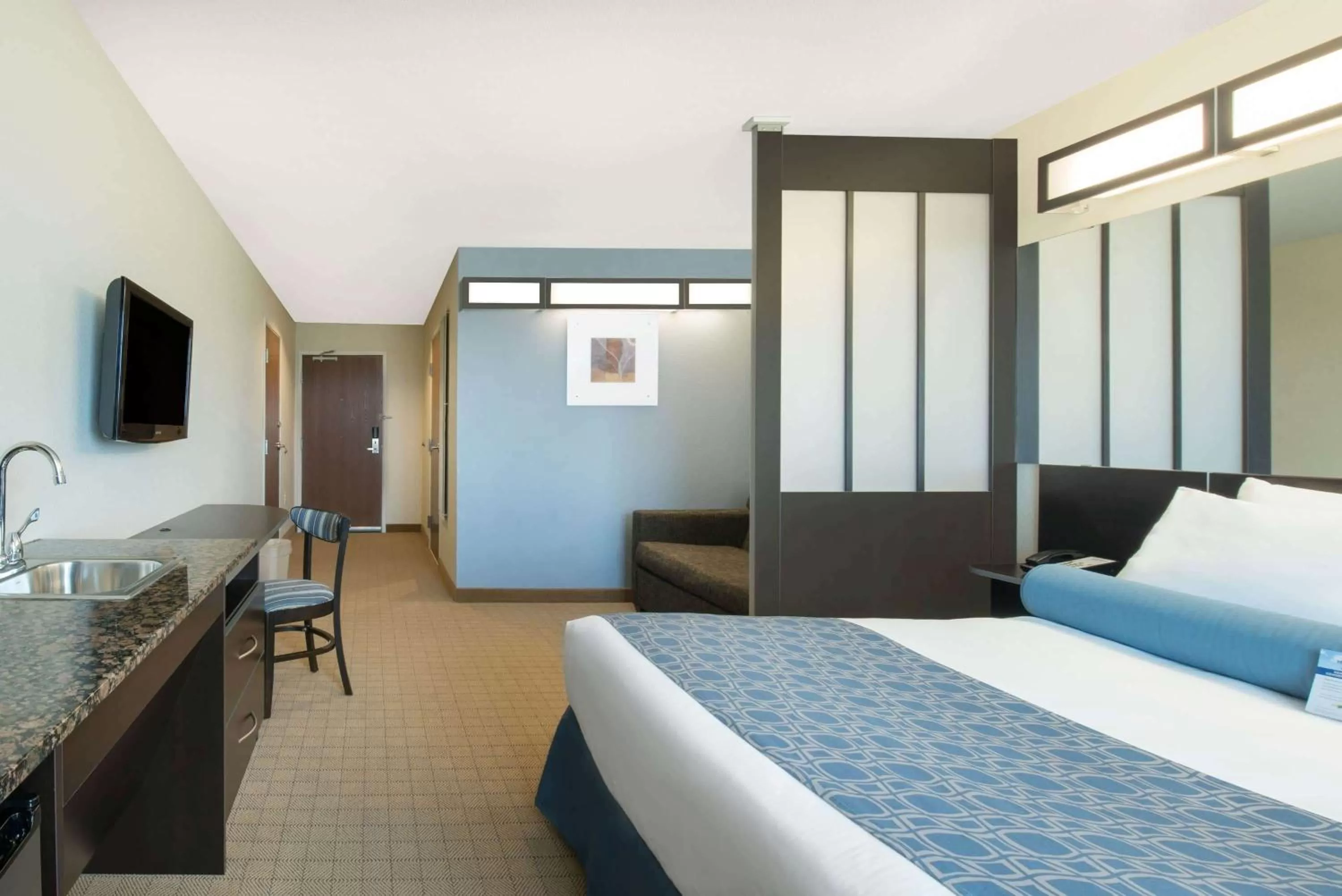 Photo of the whole room, Bed in Microtel Inn & Suites by Wyndham Stanley