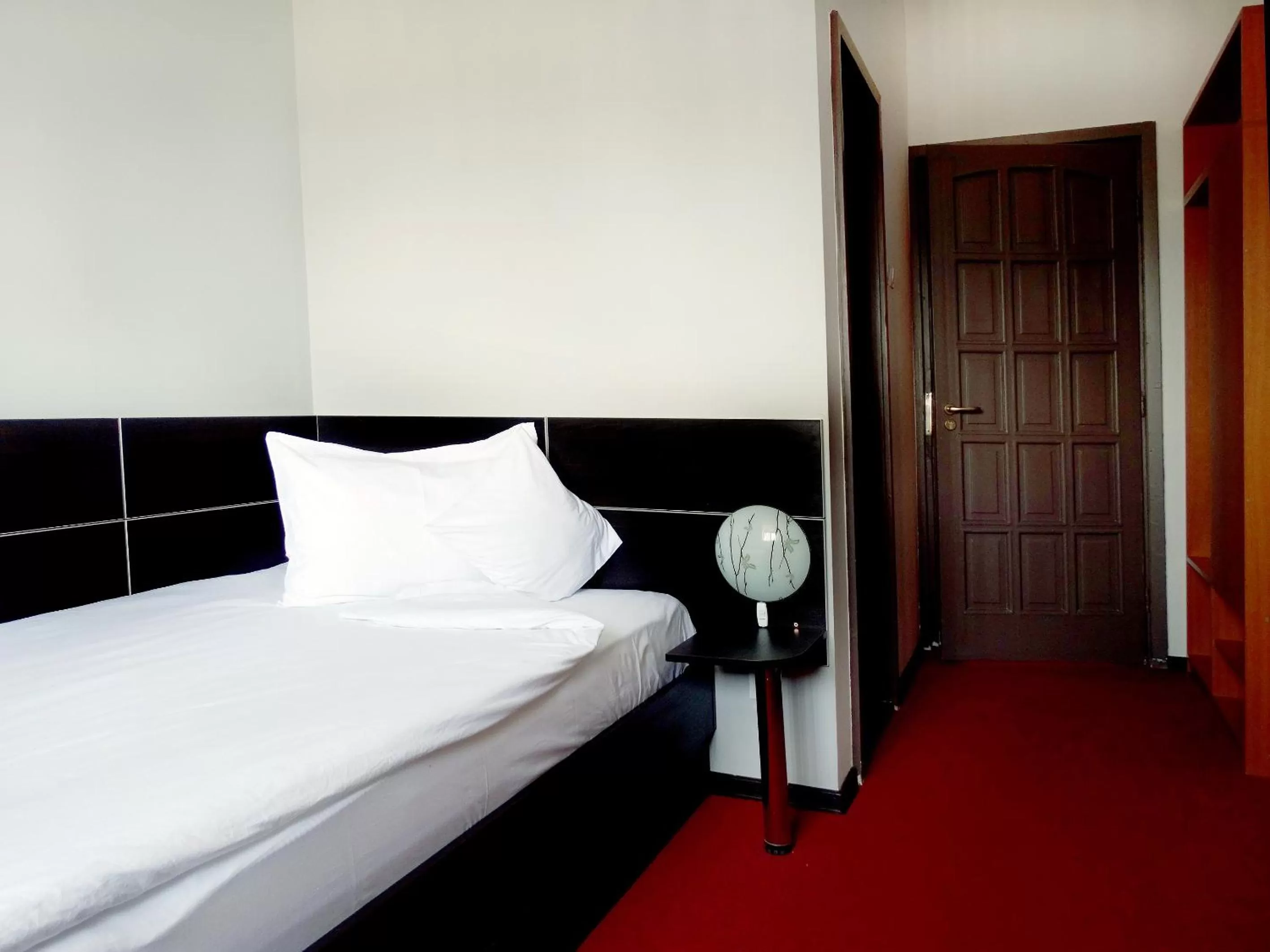 Photo of the whole room, Bed in Prince Hotel