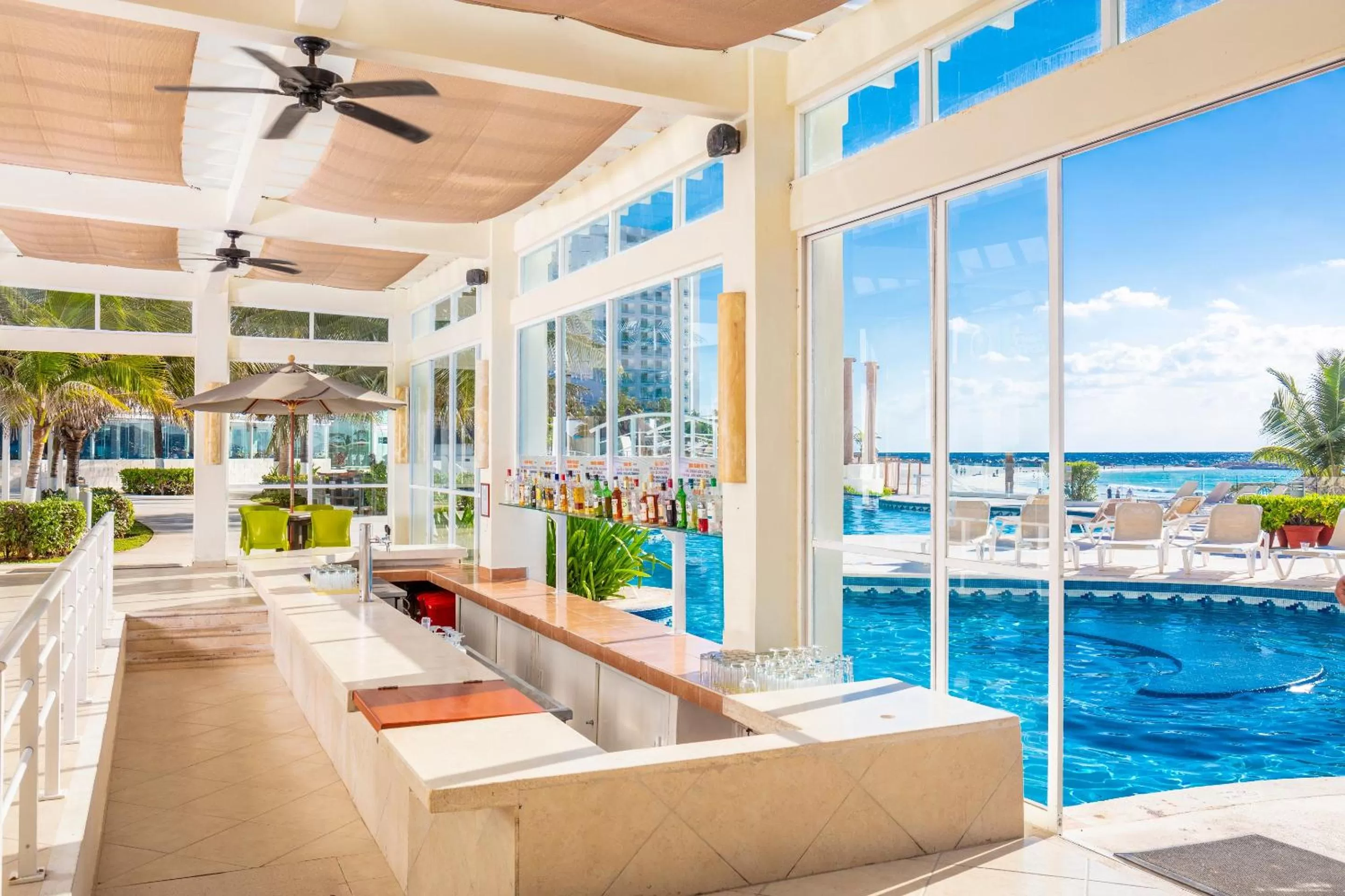 Restaurant/places to eat in Krystal Cancun