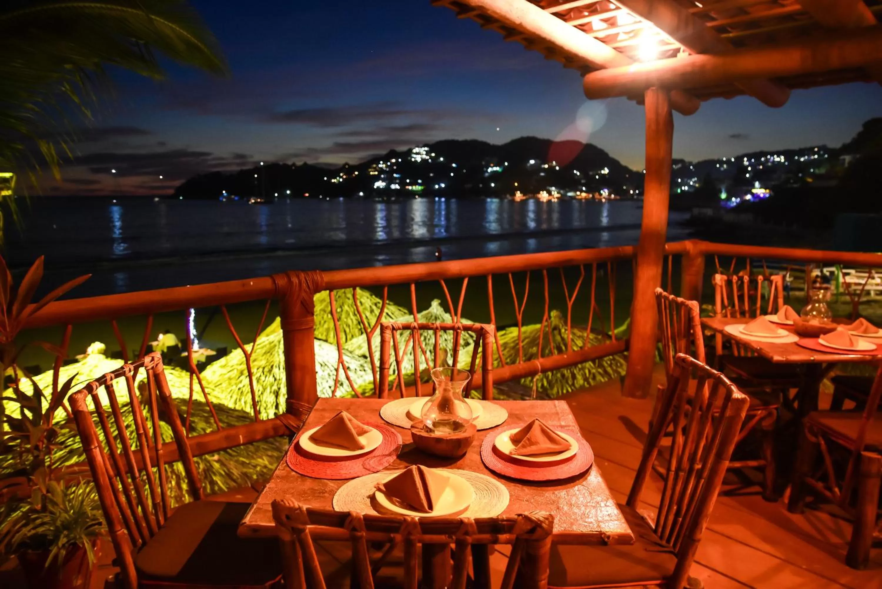 Restaurant/places to eat in Arena Suites