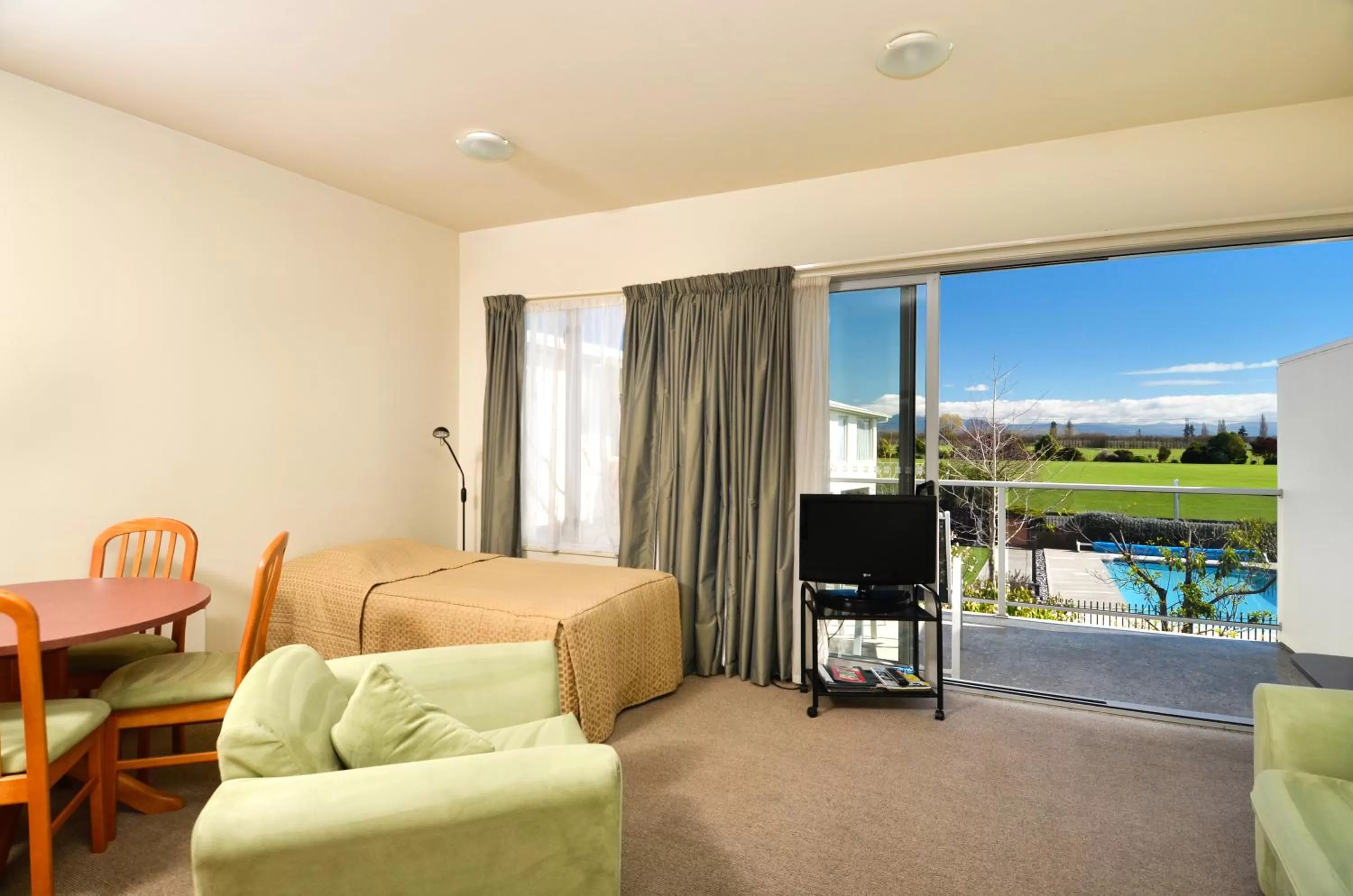 Living room in Parkside Motel