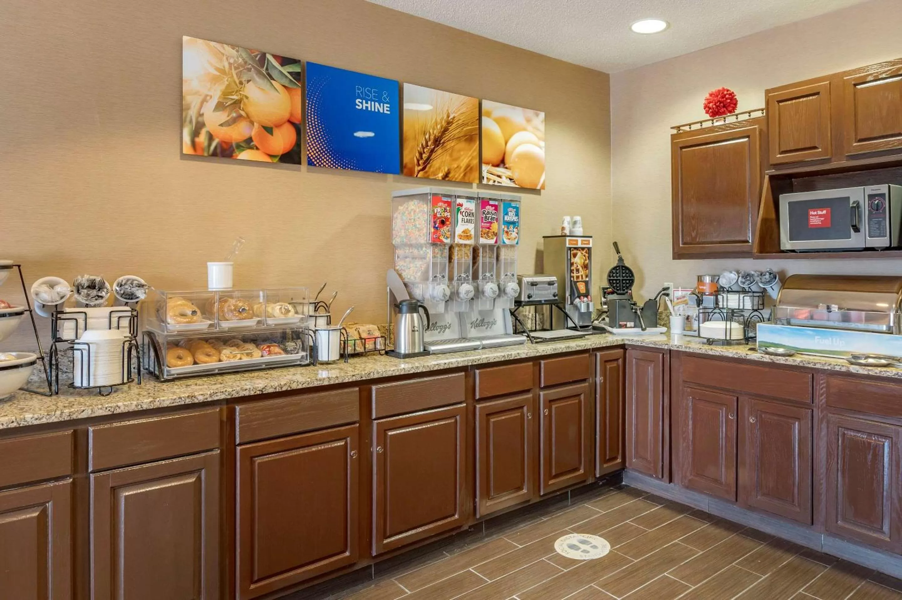 Restaurant/places to eat in Comfort Inn Shelbyville North