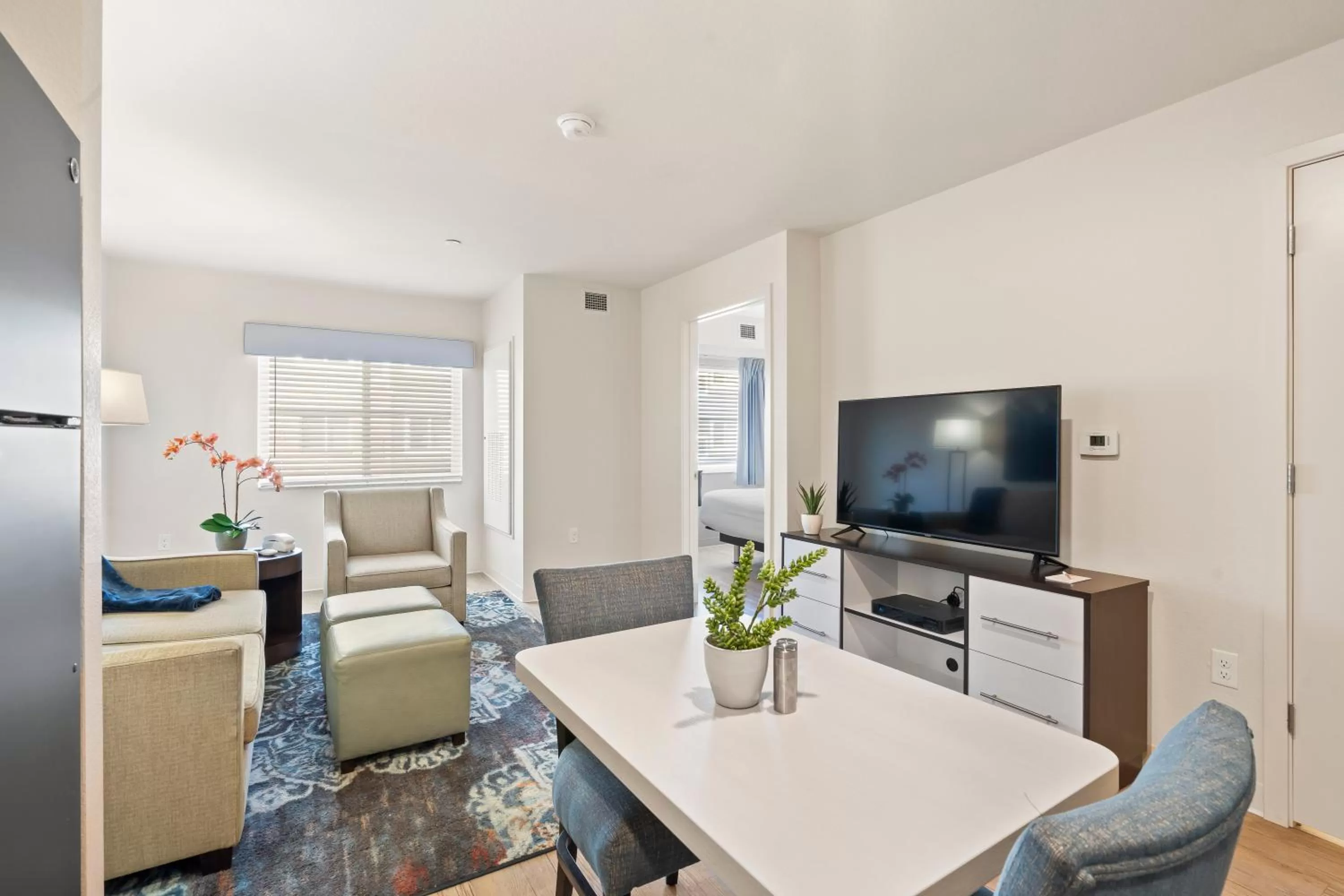 One Bedroom Suite w/Fully Equipped Kitchen in WaterWalk- Kansas City- Overland Park