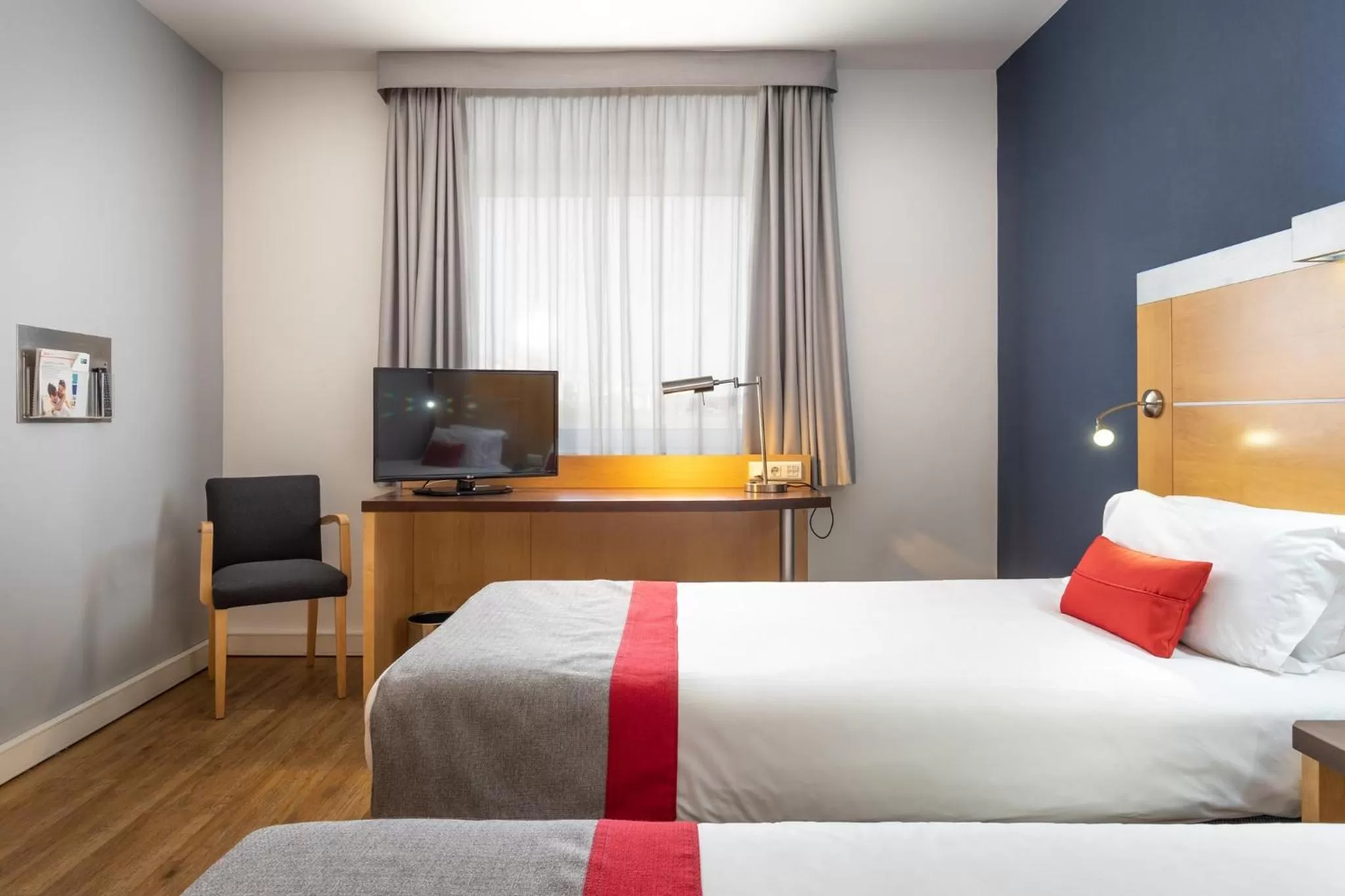 Photo of the whole room, Bed in Holiday Inn Express Lisbon-Oeiras by IHG
