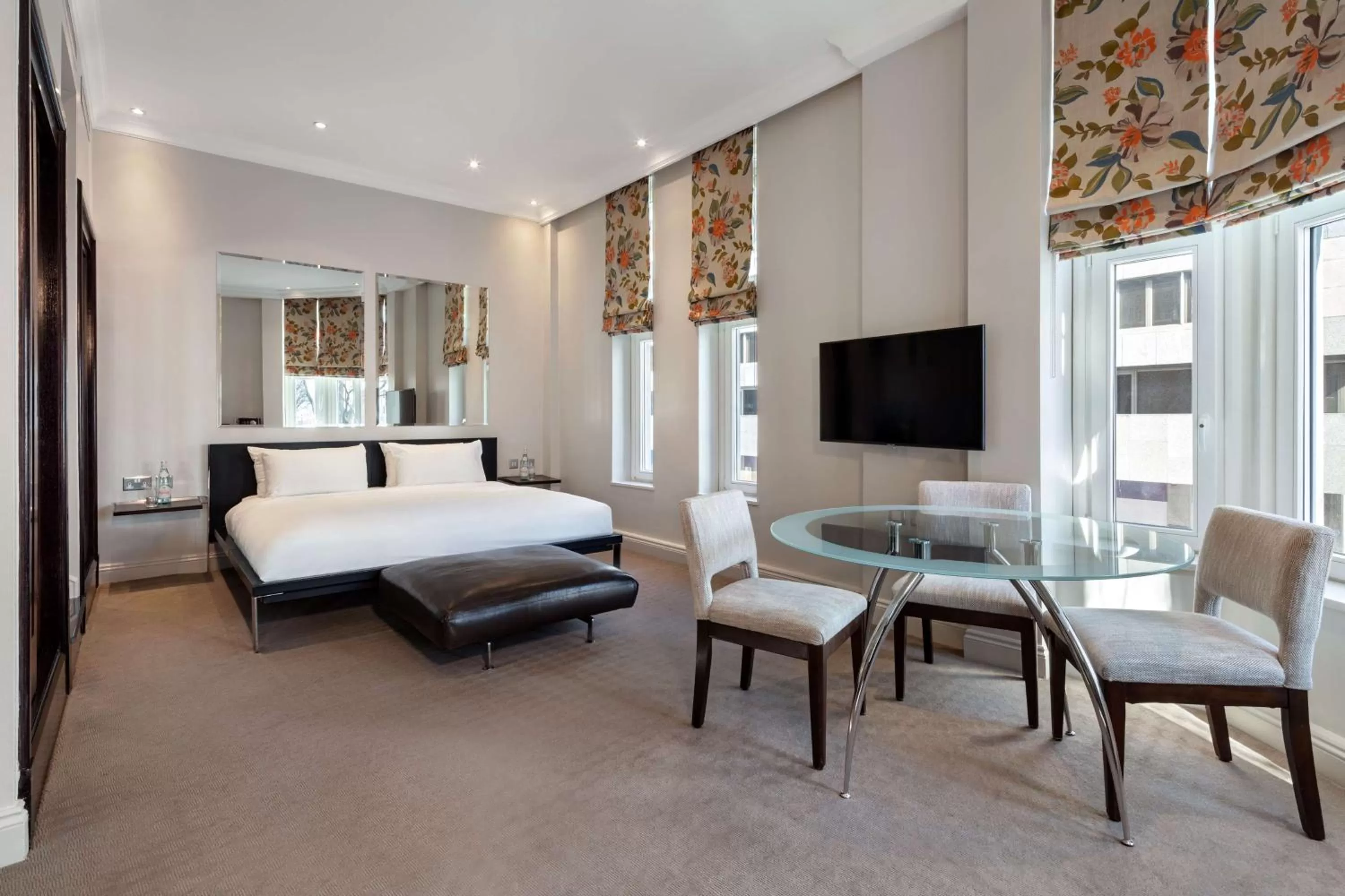 Photo of the whole room, Bed in Radisson Blu Edwardian Grafton Hotel, London