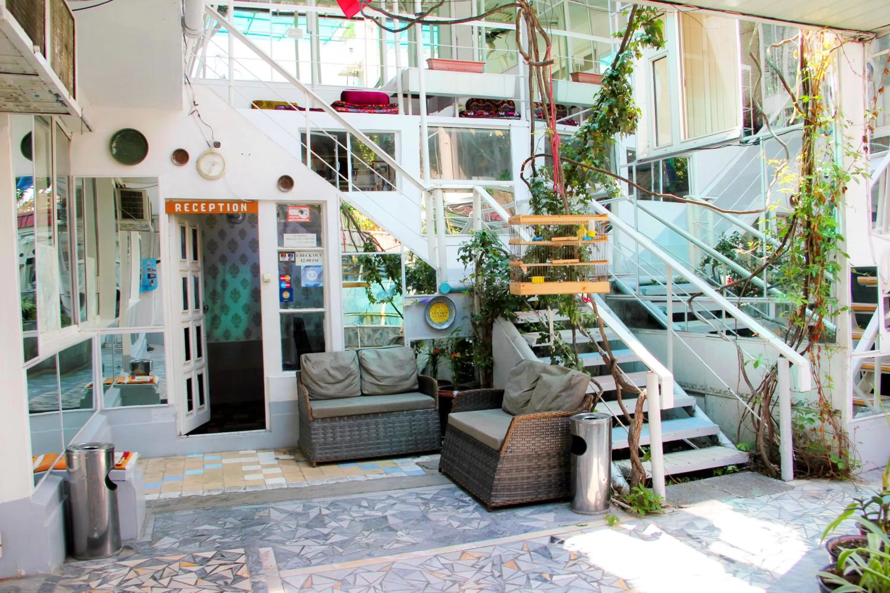 Facade/entrance in Anvar's Guests