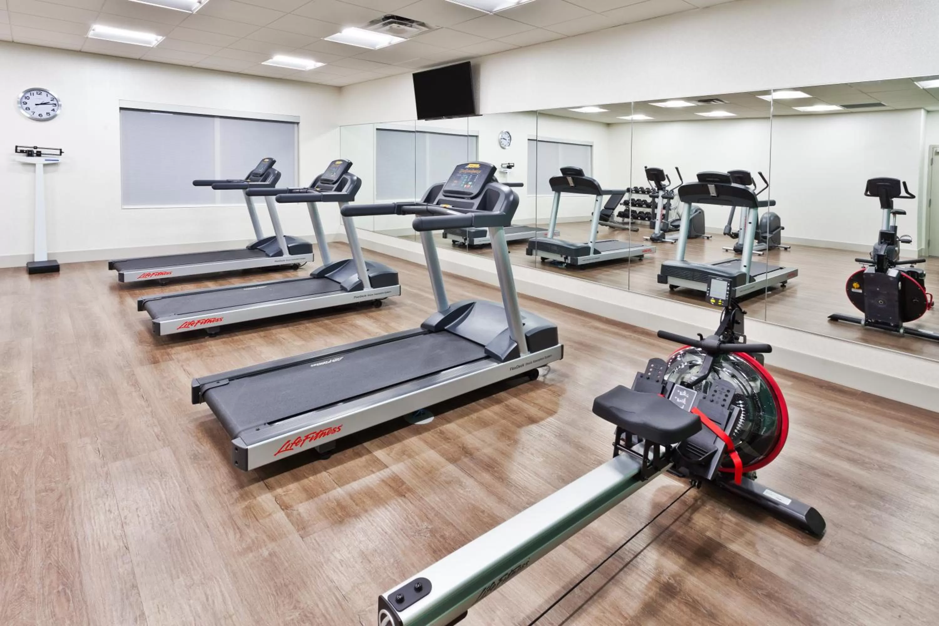 Fitness centre/facilities in Holiday Inn Express & Suites - Cartersville by IHG