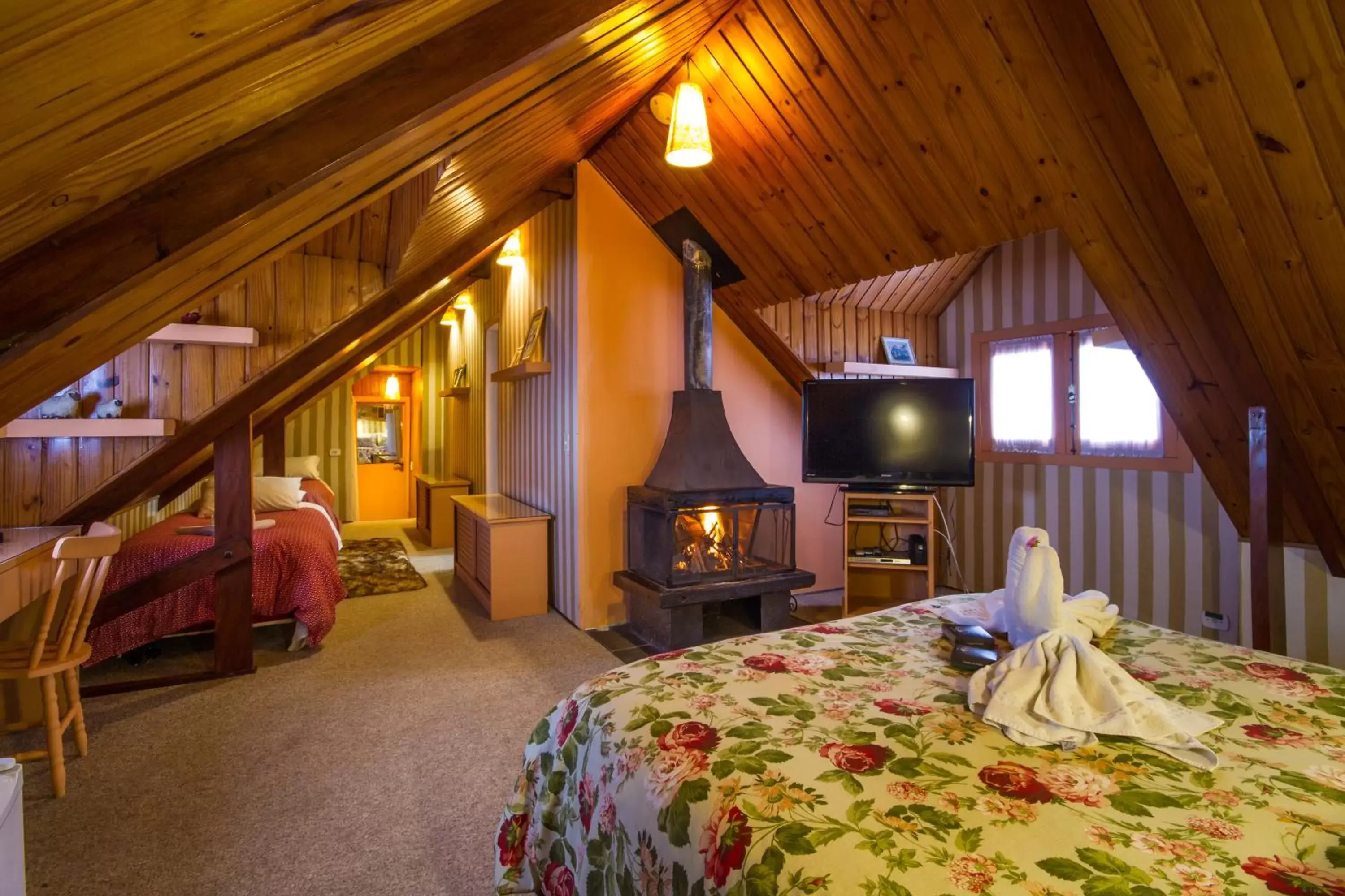 Deluxe Chalet with Bath and Fireplace in Pousada Alto Da Boa Vista Deluxe Chalet with Bath and Fireplace in Pousada Alto Da Boa Vista