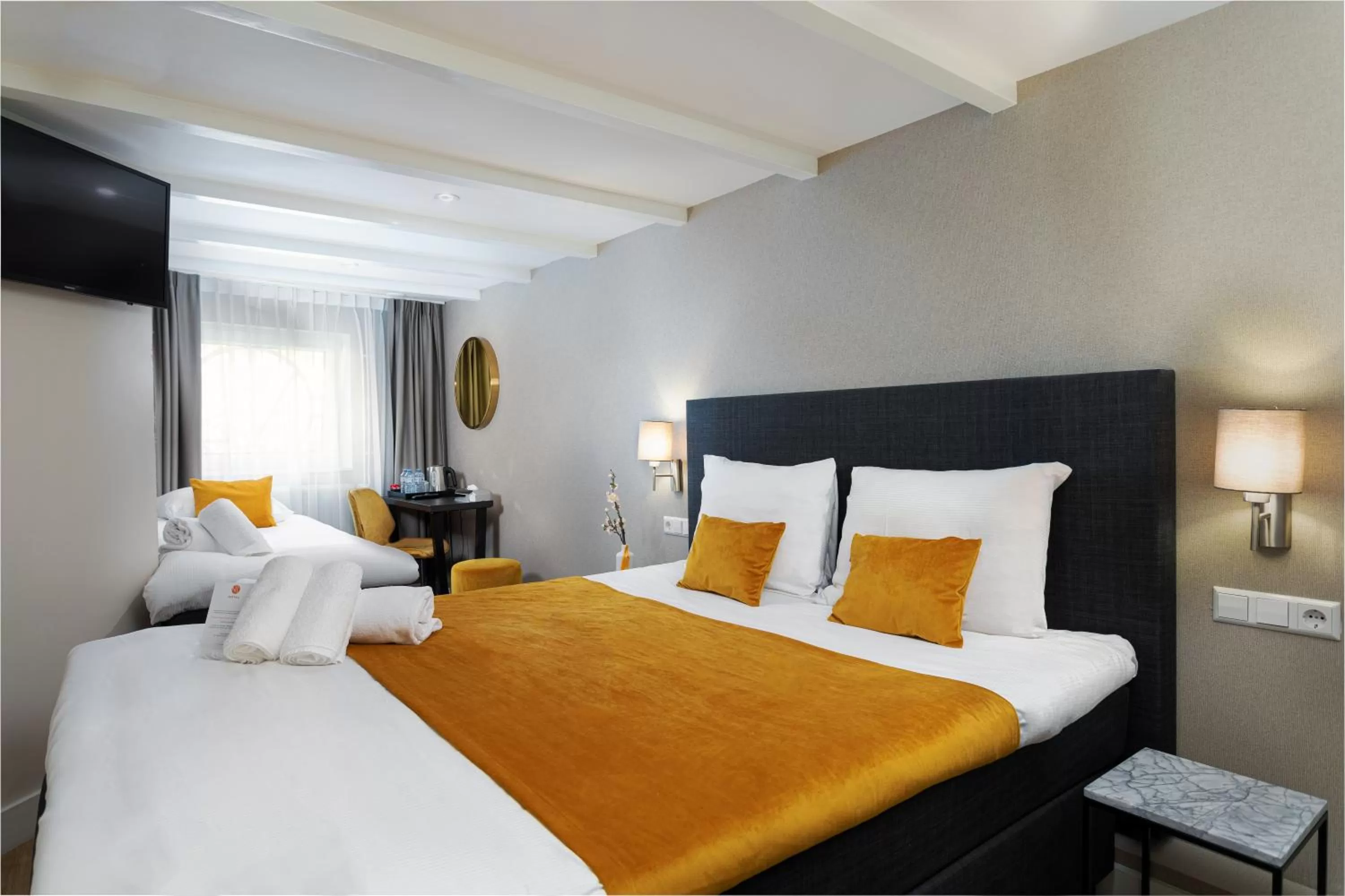 Bed in NL Hotel District Leidseplein