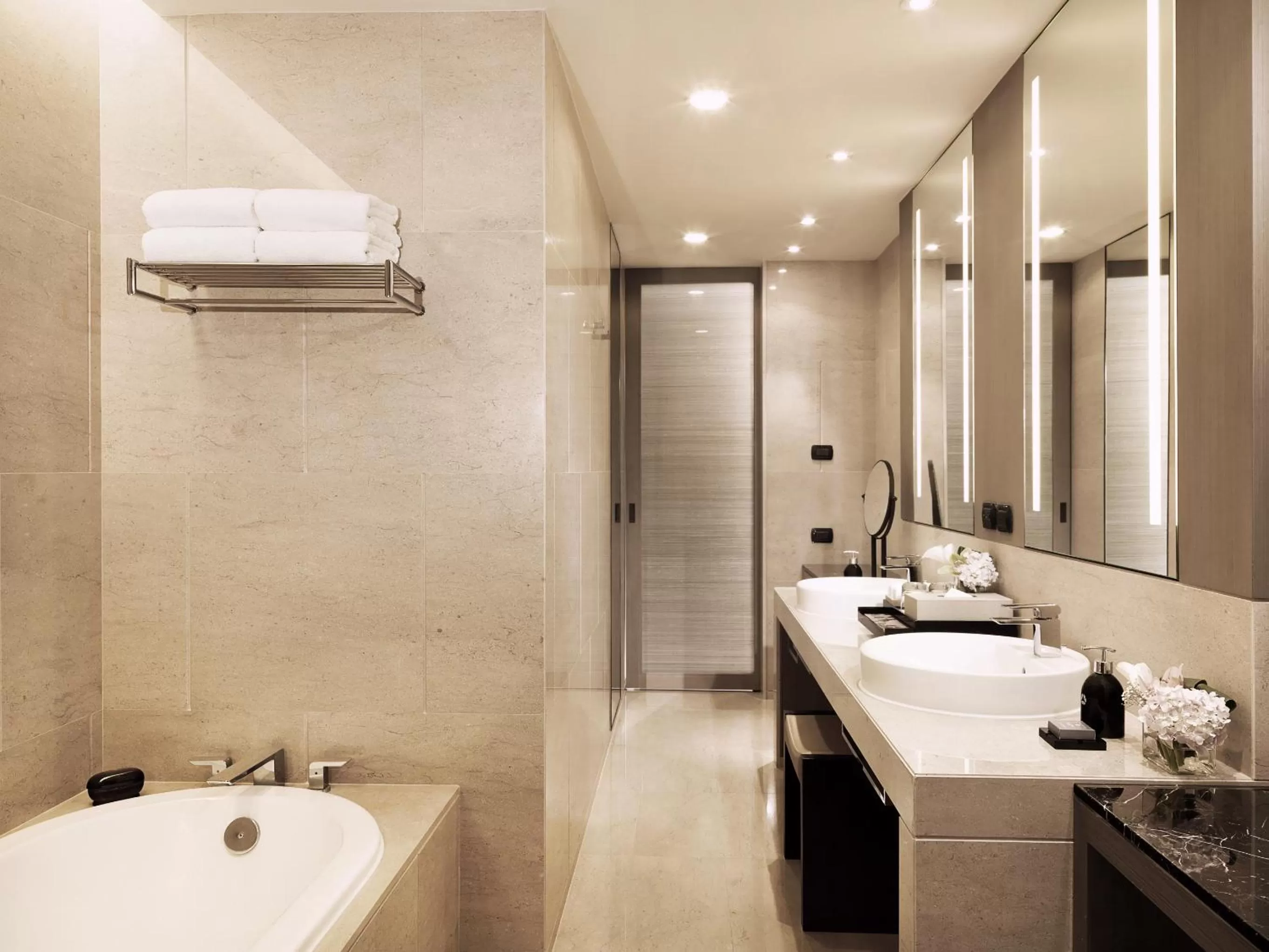 Shower in The Okura Prestige Bangkok