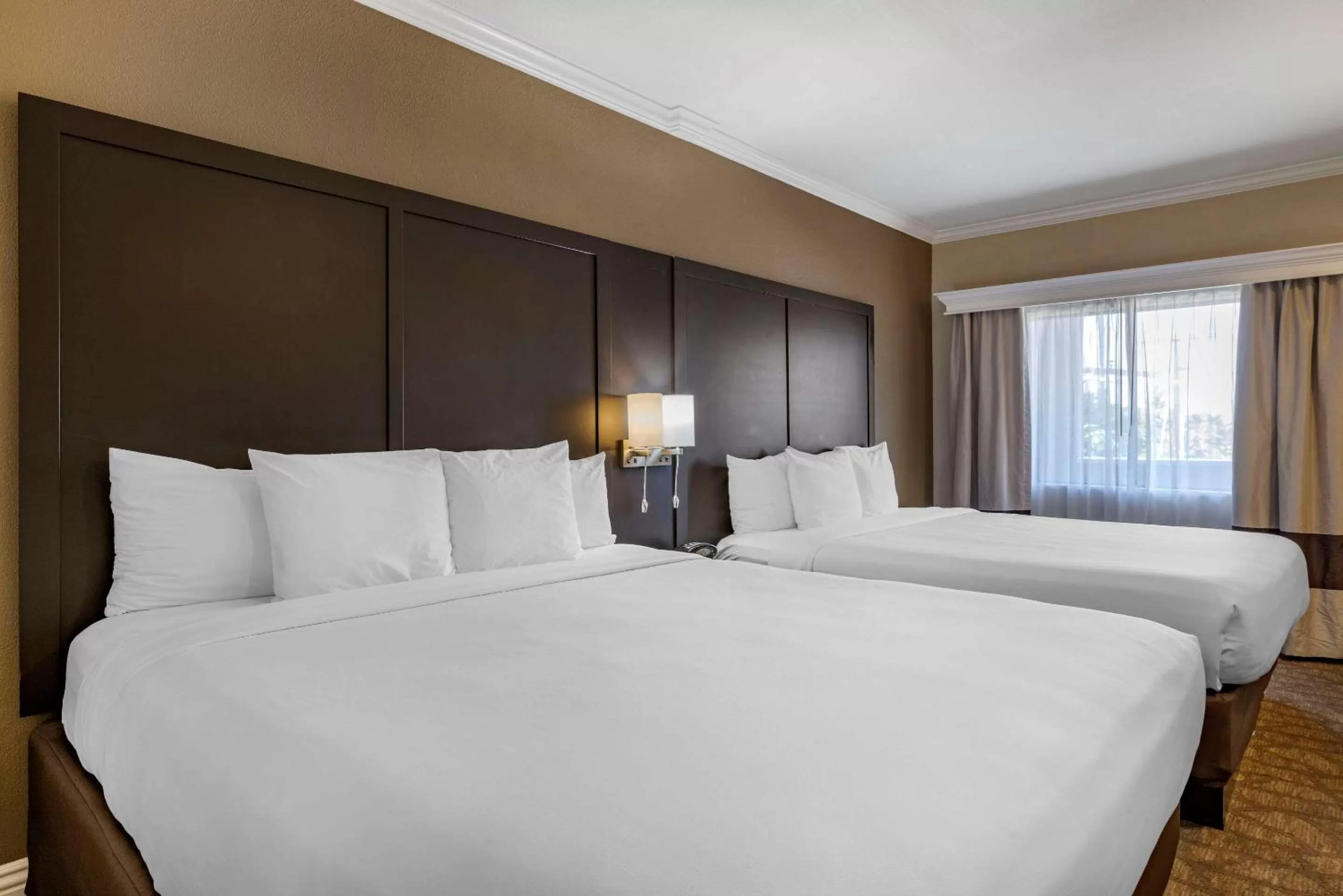 Standard King Room with Two King Beds - Non-Smoking in Comfort Inn & Suites Huntington Beach