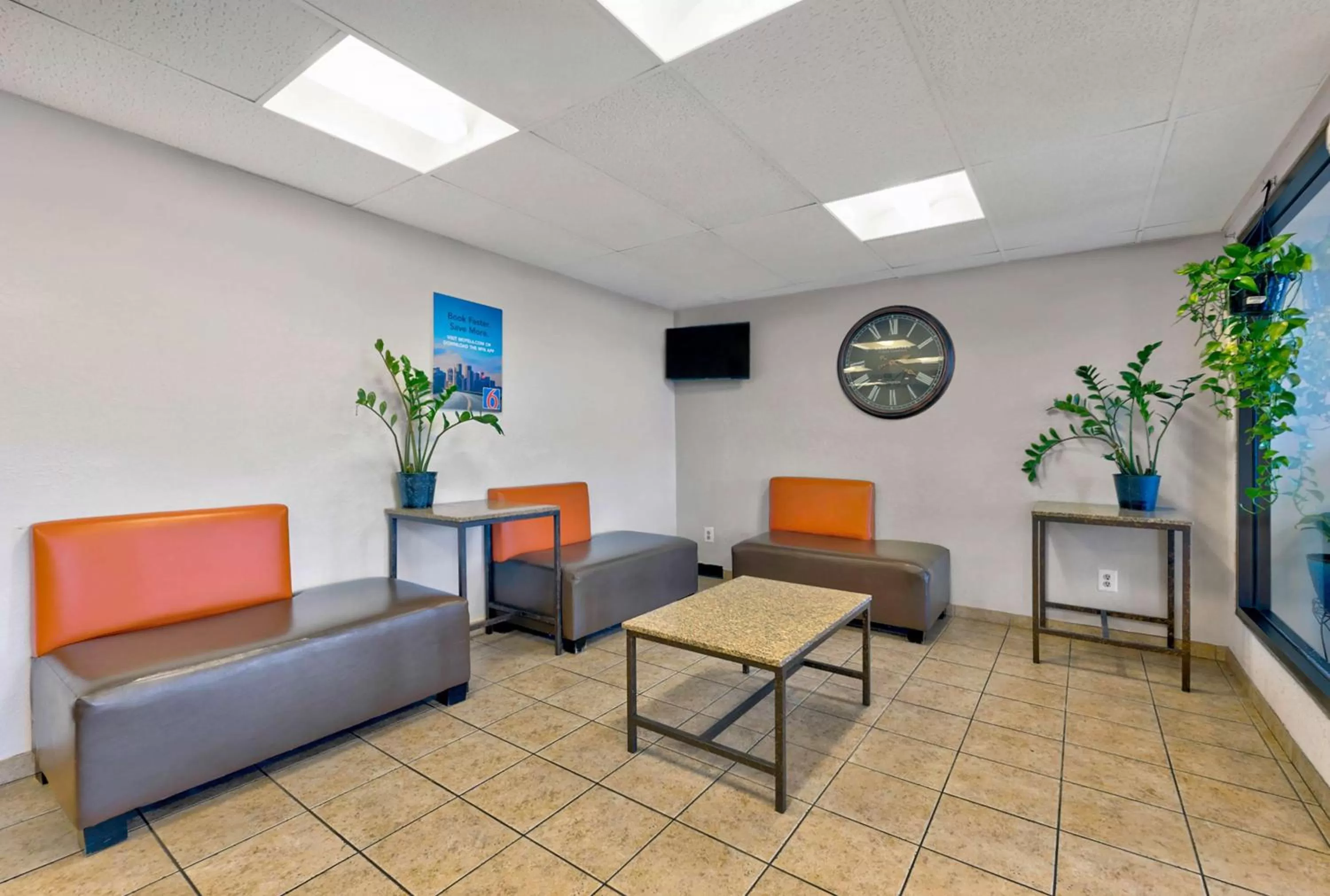 Lobby or reception in Motel 6-Oak Creek, WI