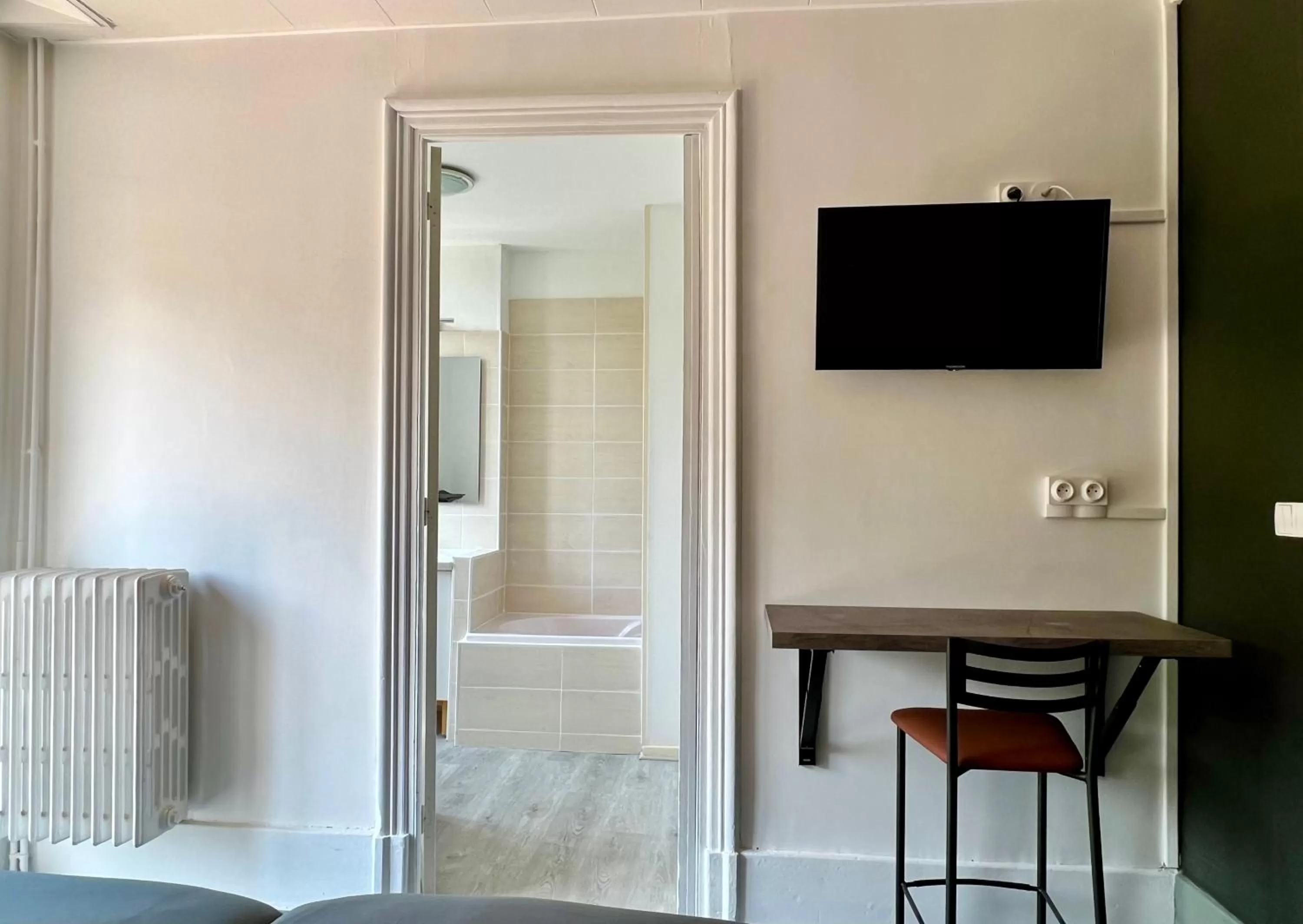 Bedroom in Appart'hôtel Les Célestins