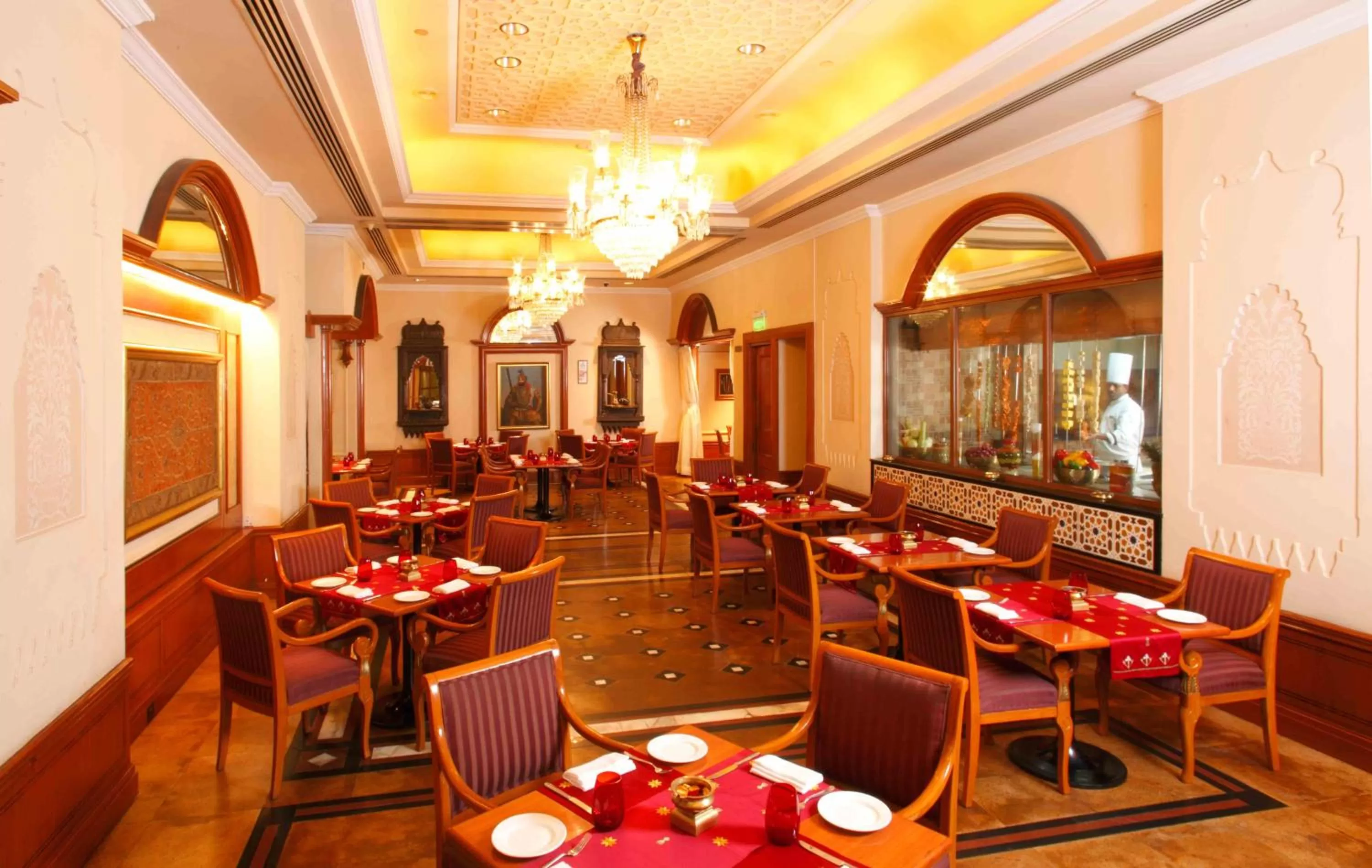 Restaurant/places to eat in Eros Hotel New Delhi, Nehru Place