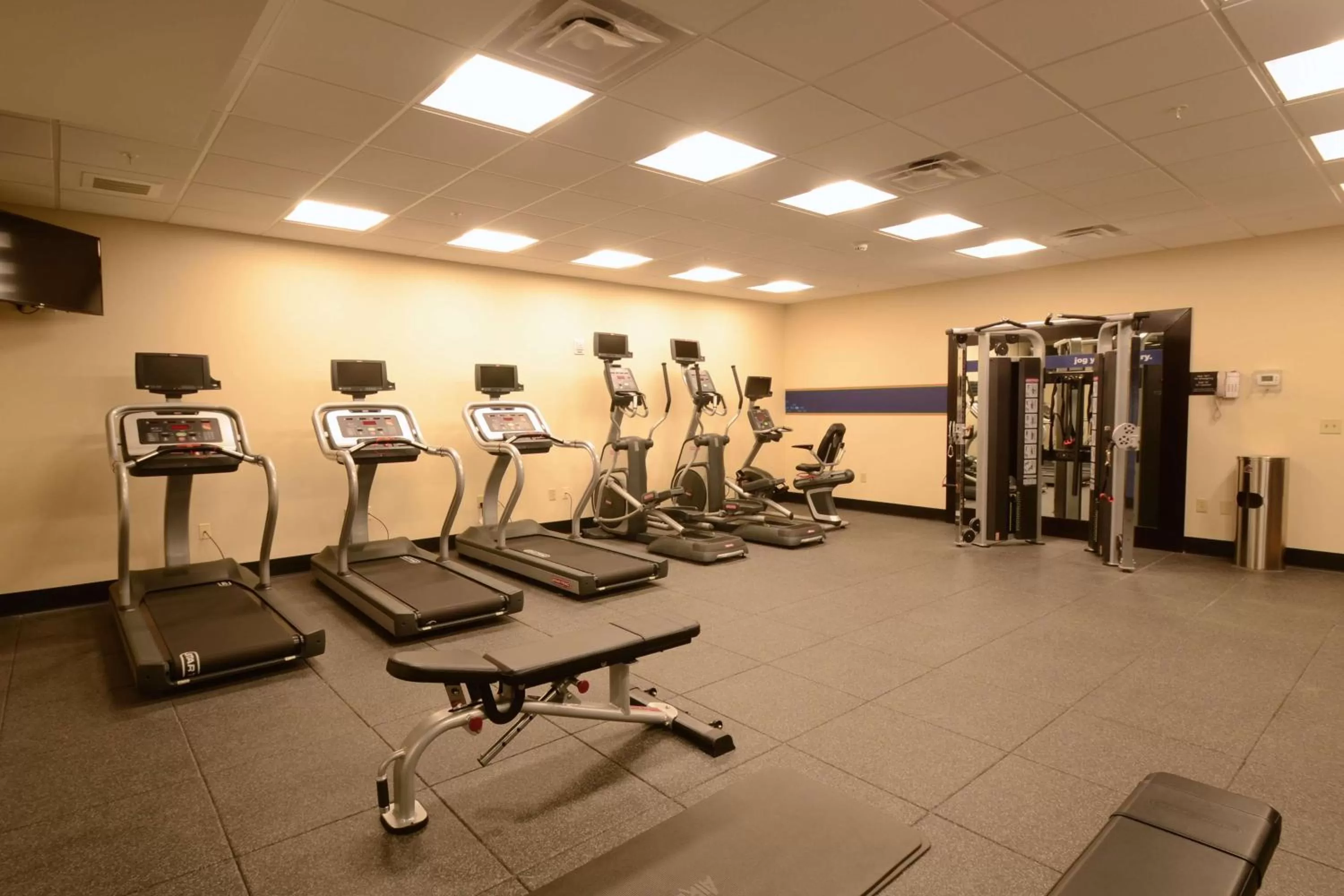 Fitness centre/facilities in Hampton Inn & Suites Cazenovia, NY