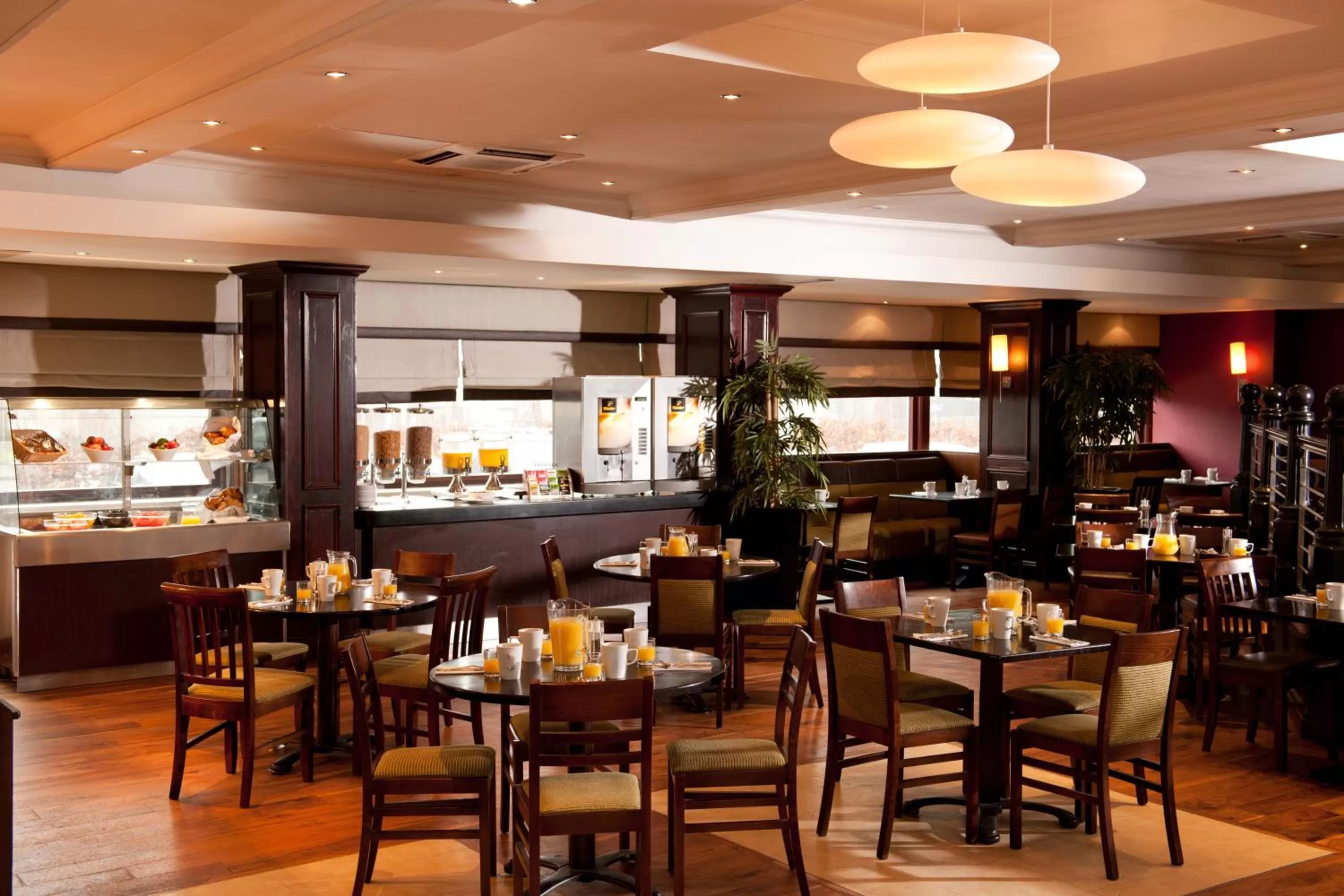 Restaurant/places to eat in Leonardo Inn Glasgow West End