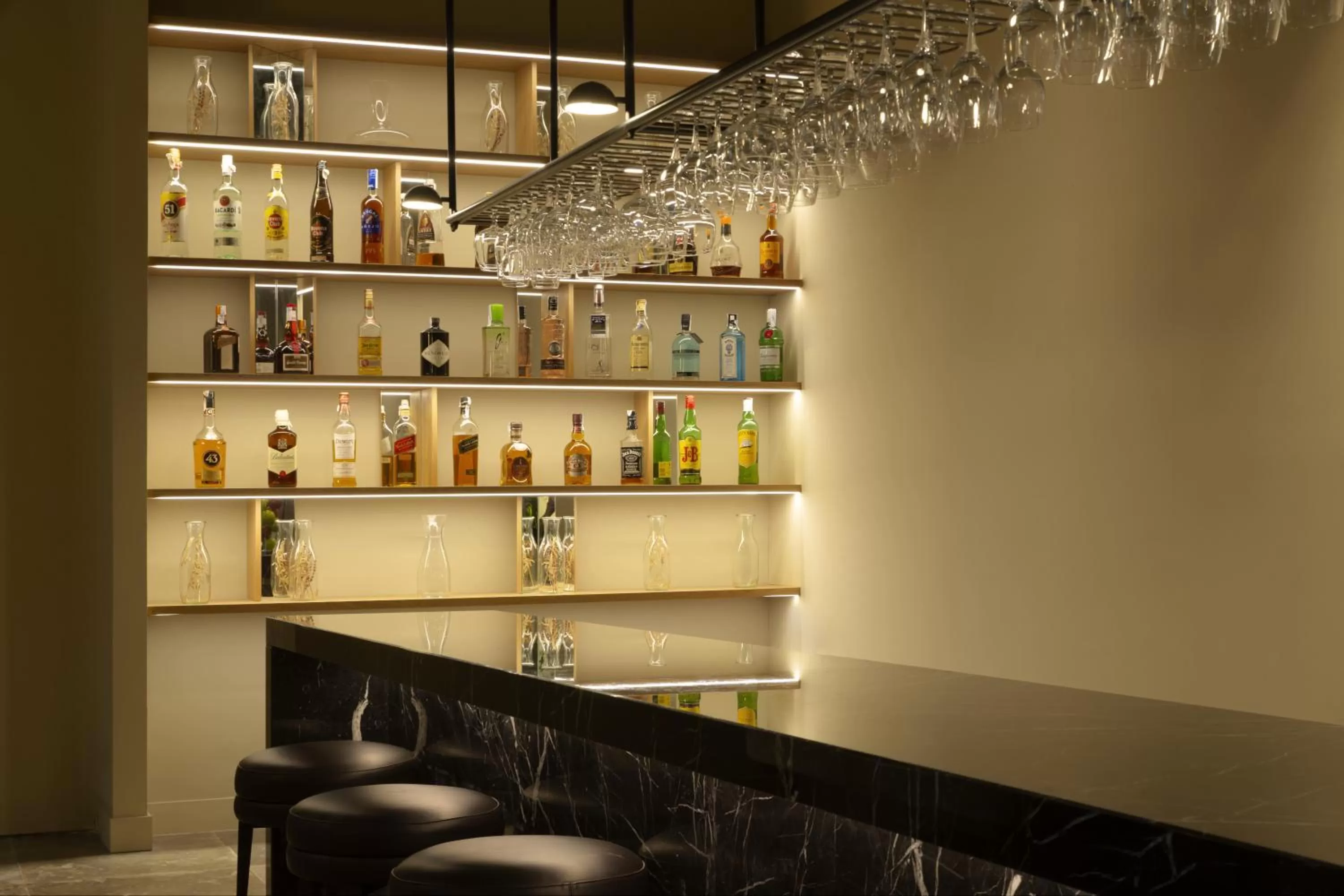 Lounge or bar in ICON Embassy