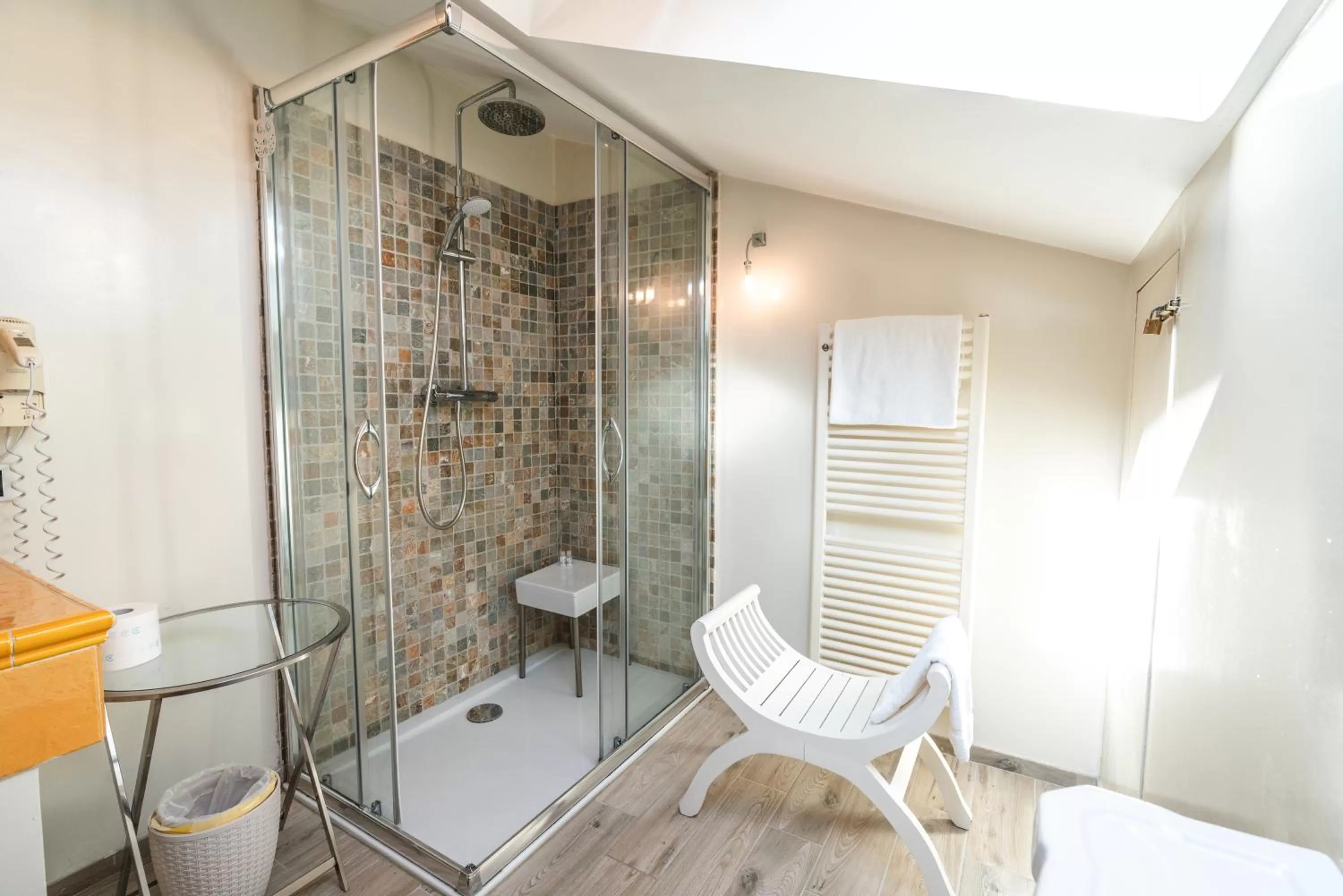 Shower in Villa Noctis