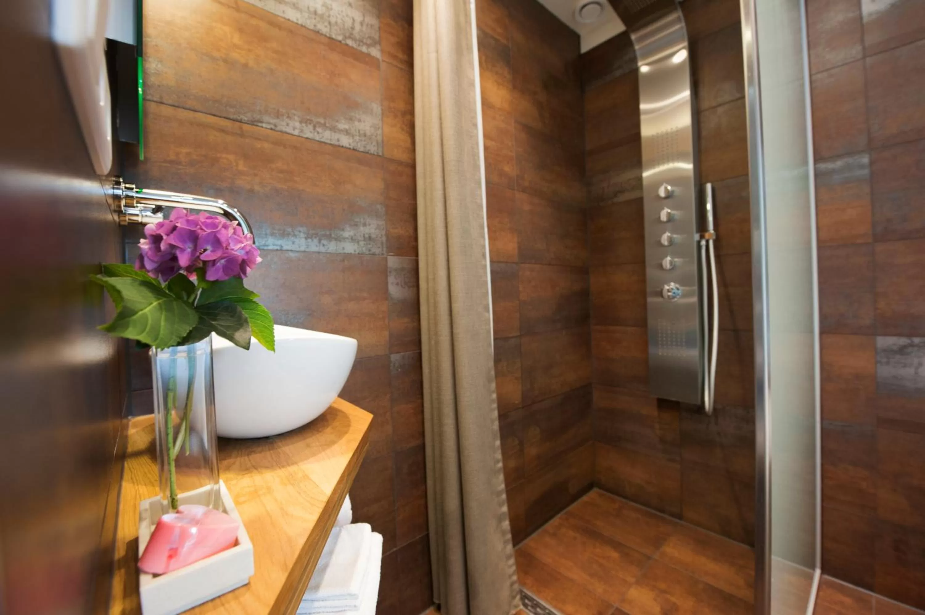 Bathroom in De Dames Van De Jonge Hotel Restaurant