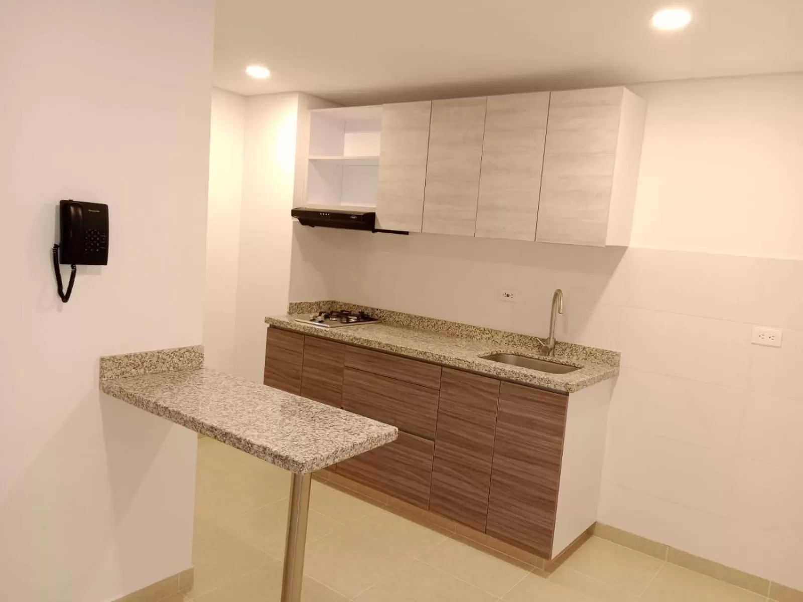 Kitchen or kitchenette, Bathroom in Aparta Suite Plaza Premium by Tourism Yossa